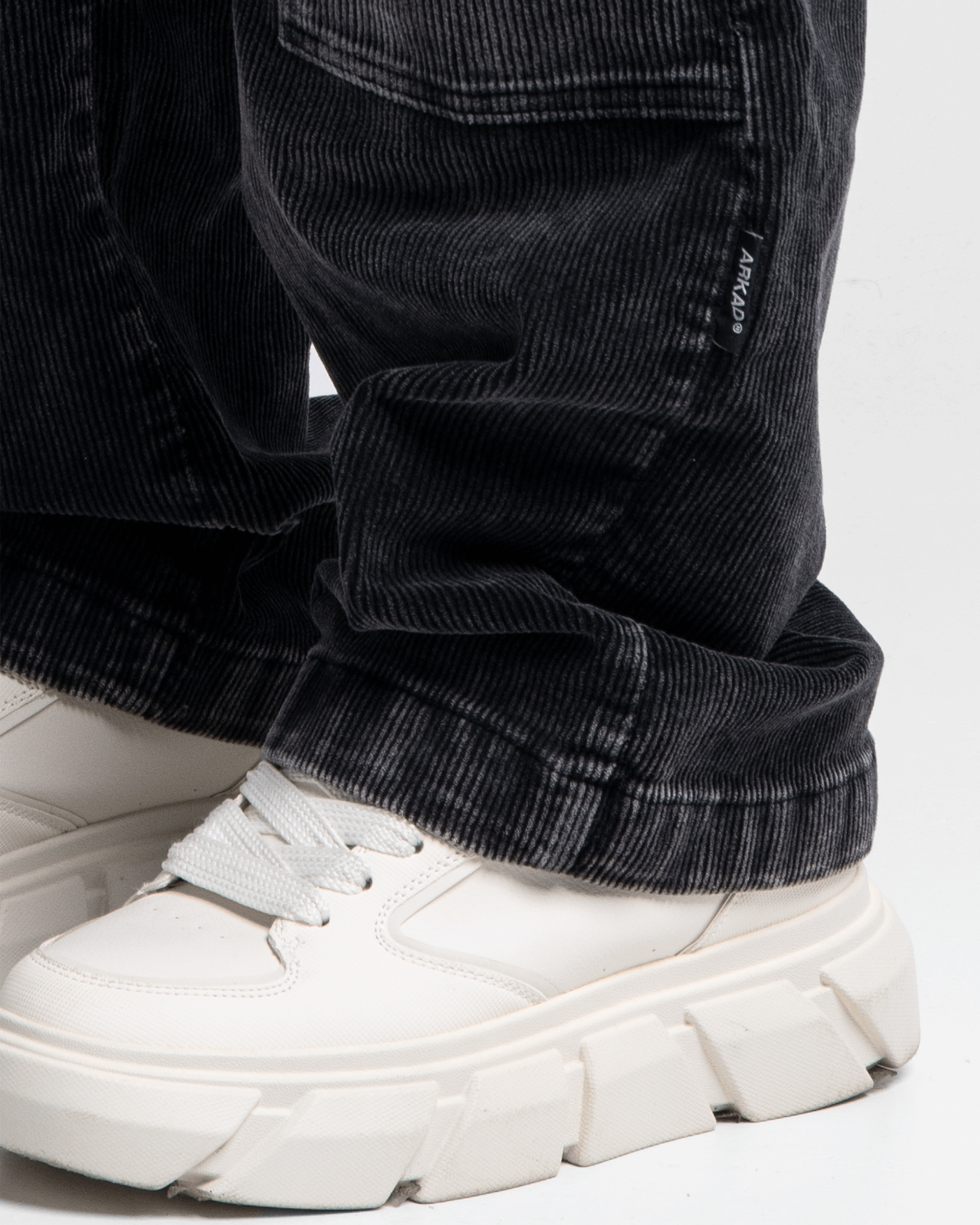Pantalón Corduroy Acidwash Negro