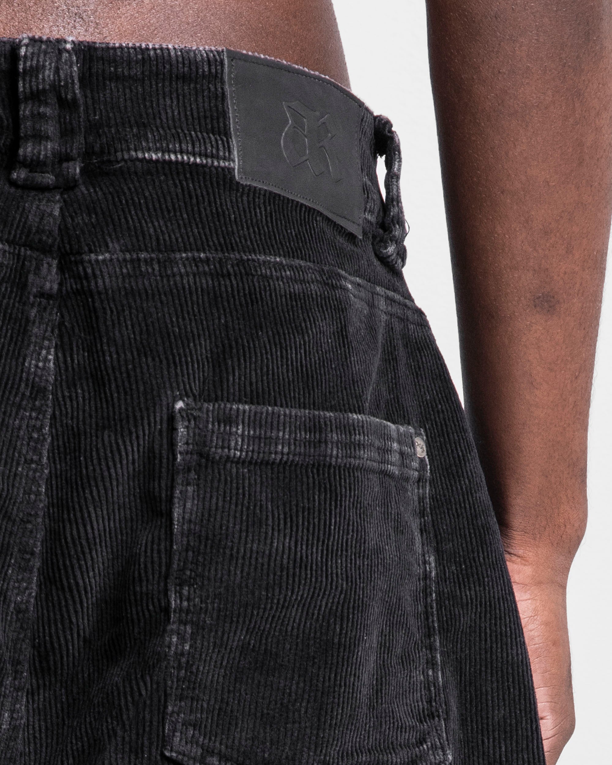 Washed Jort Corduroy Negro