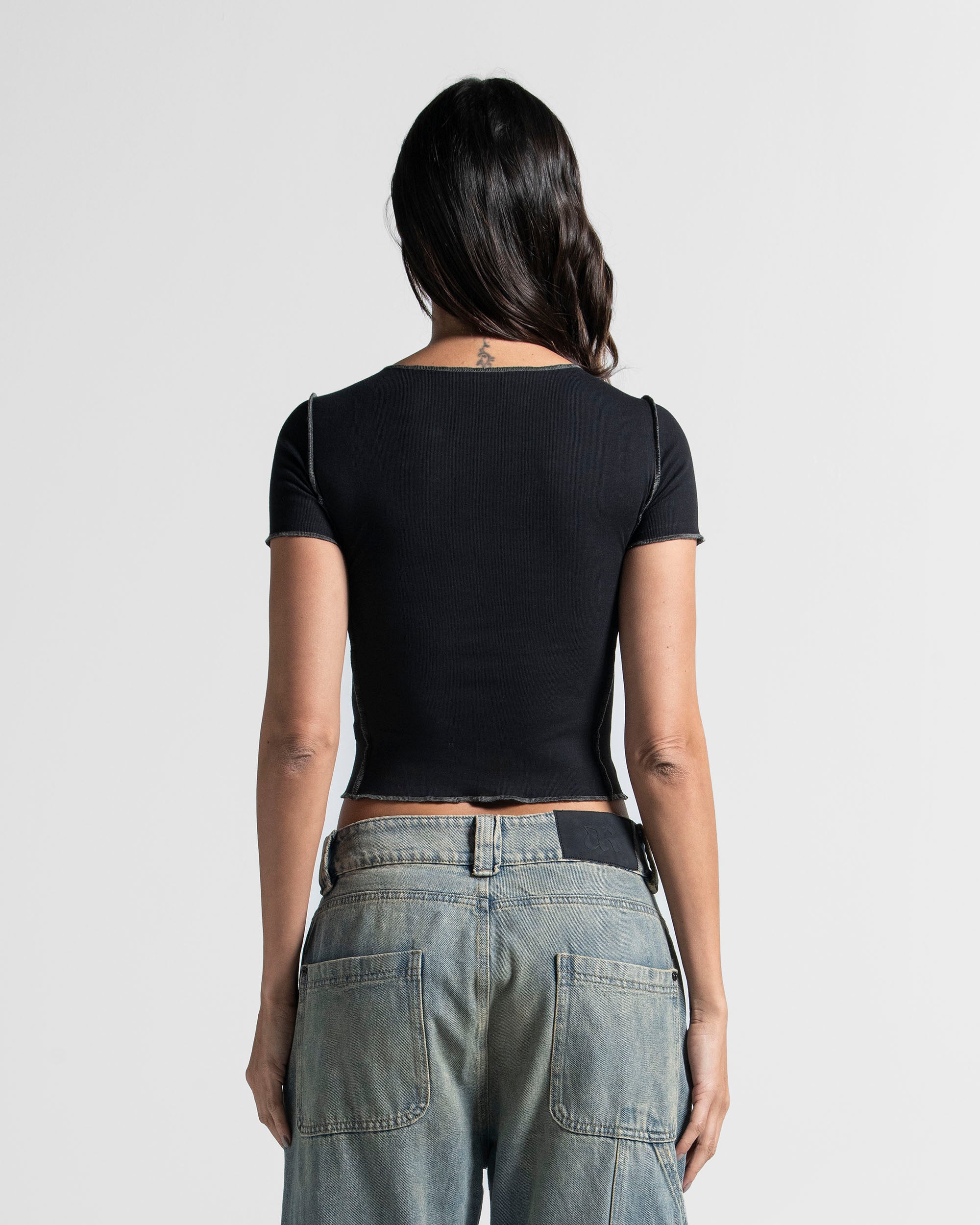 Baby Tee Cortes Negra