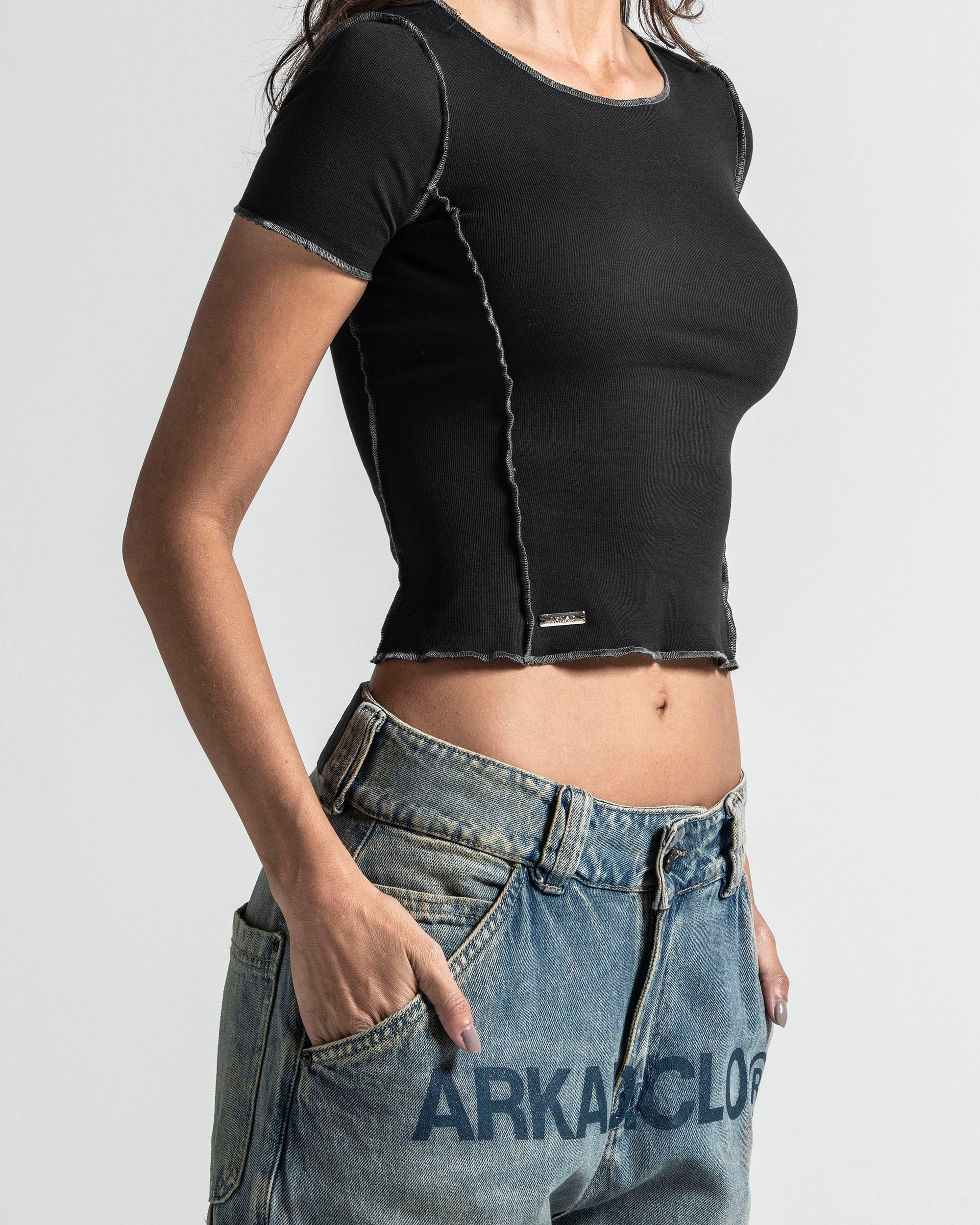 Baby Tee Cortes Negra