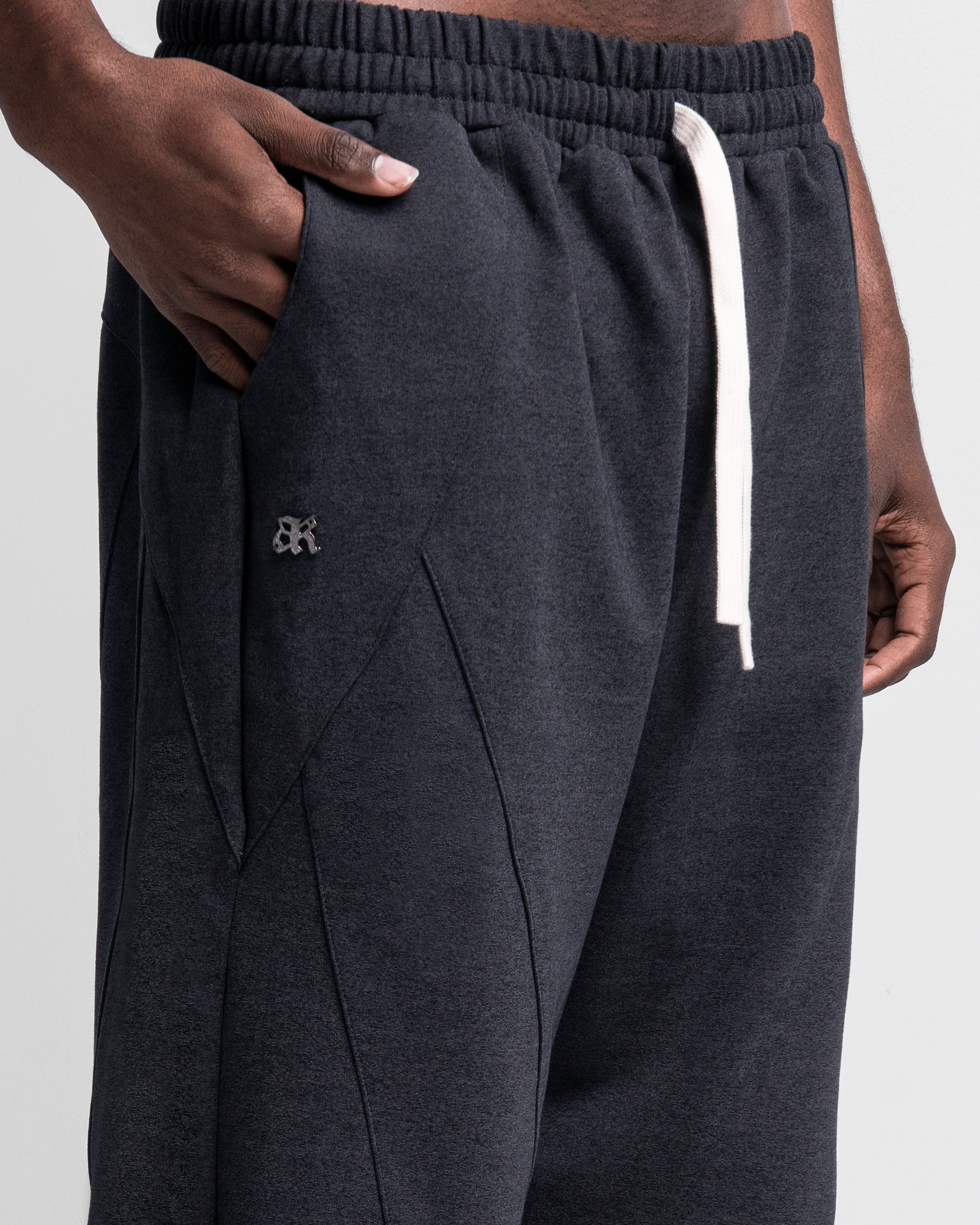 Sweatpant Gris Cortes