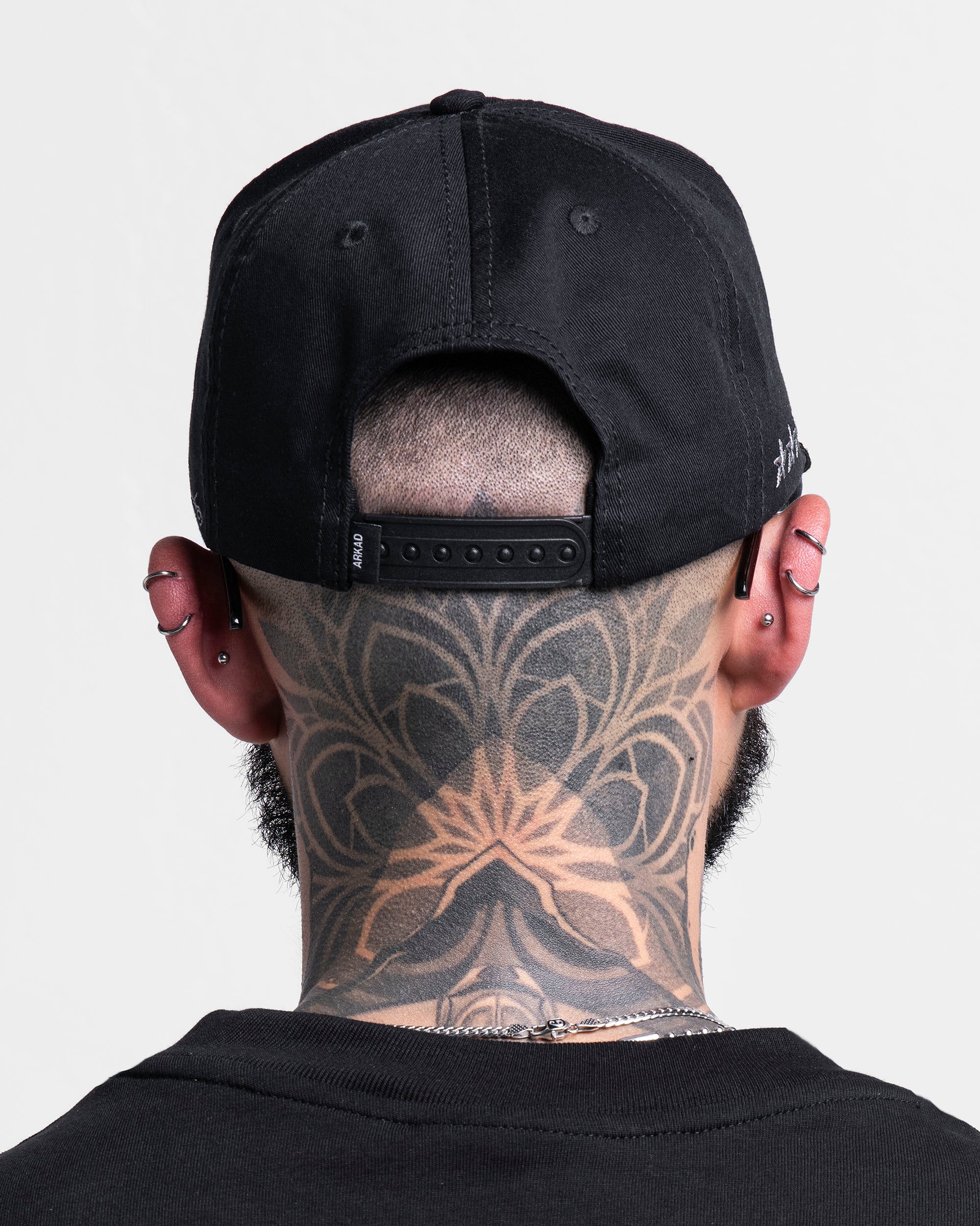 Gorra Cordón Negra Con Plateado Arkad Records