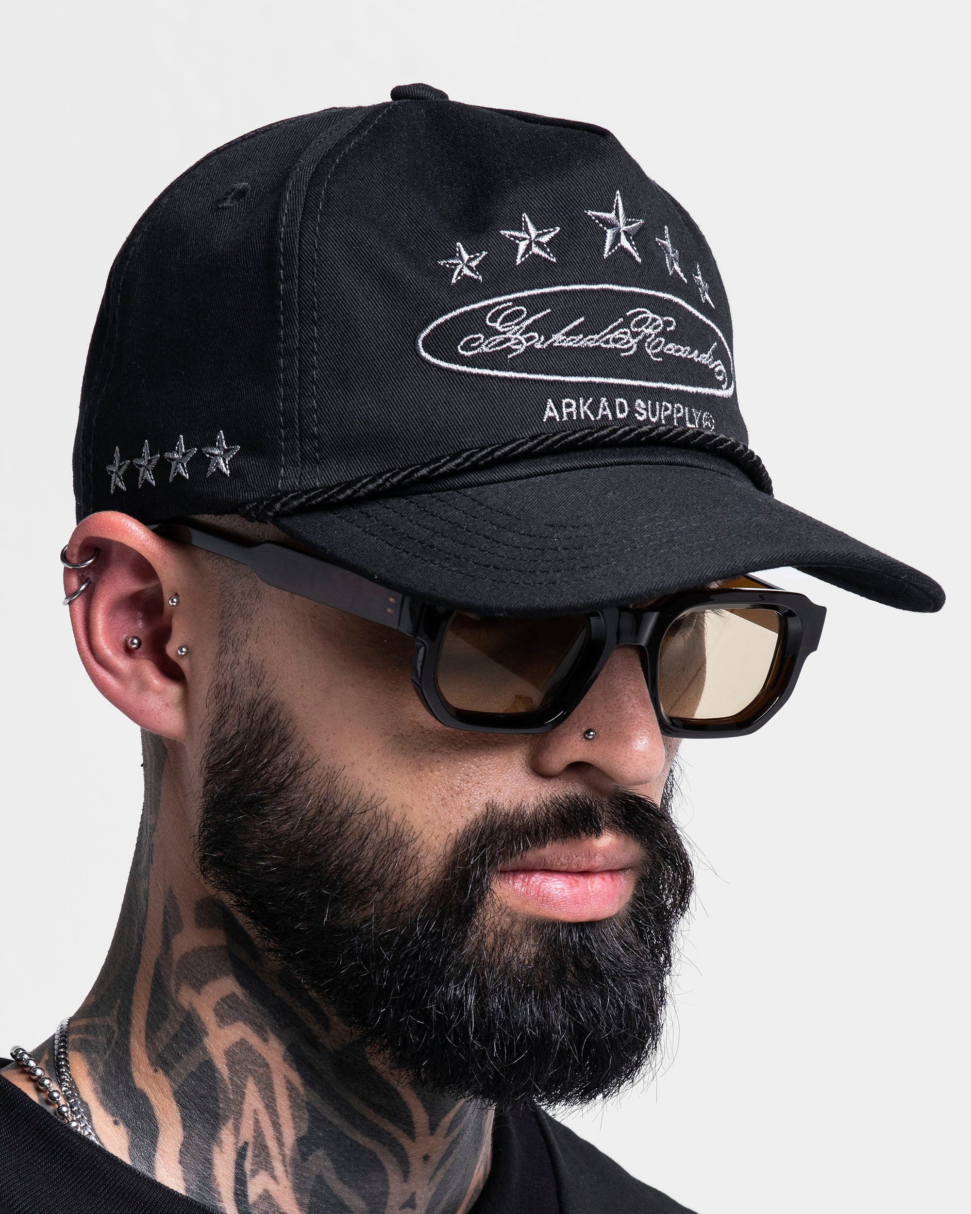 Gorra Cordón Negra Con Plateado Arkad Records