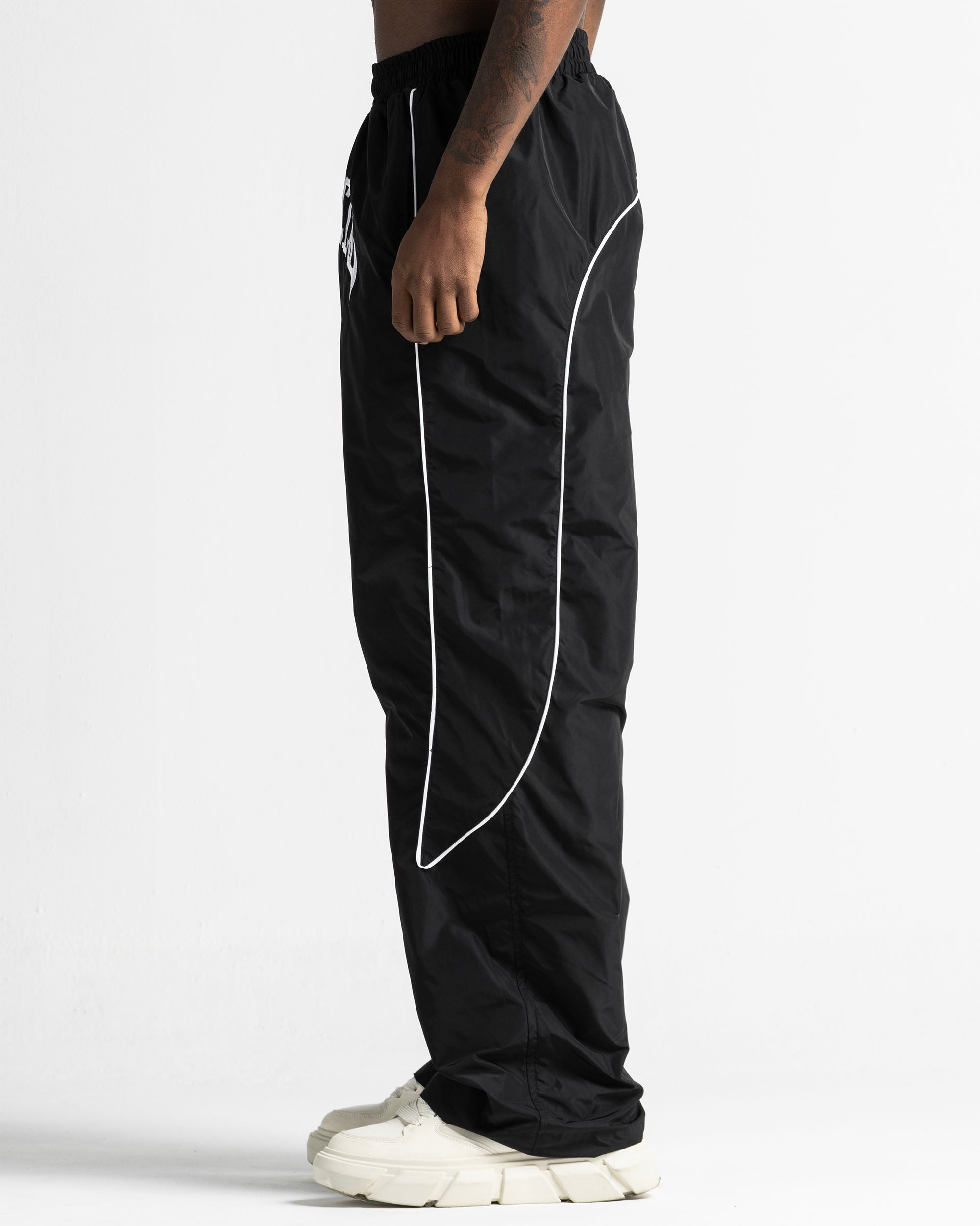 Sweatpant Negra Bordada