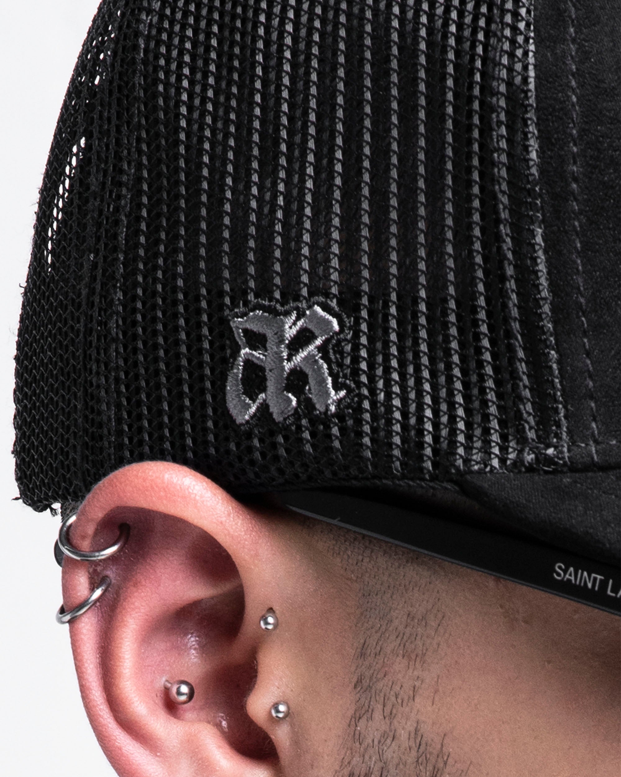 Gorra Velvet Negra Snakes