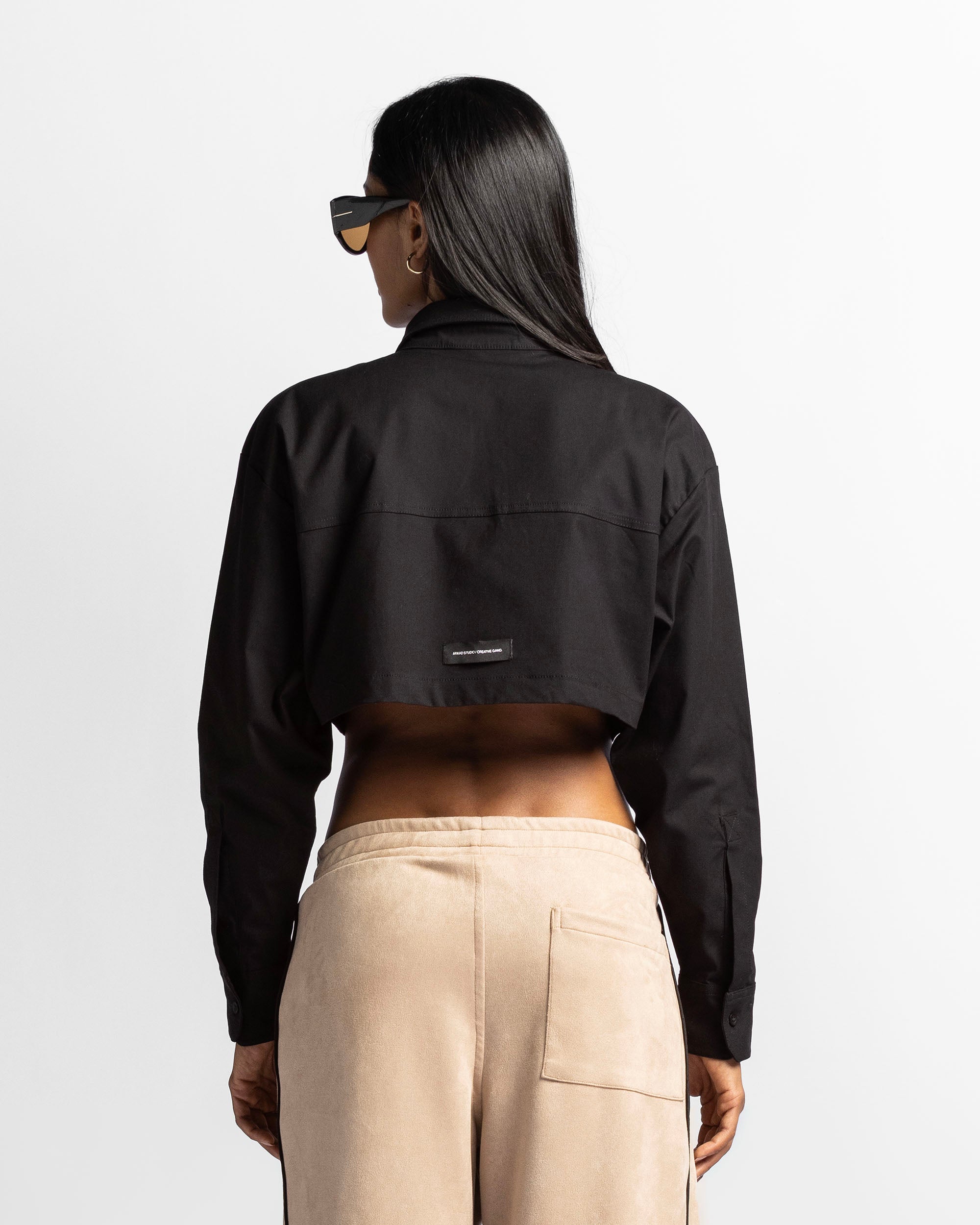 Camisa Corta Manga Larga Negra