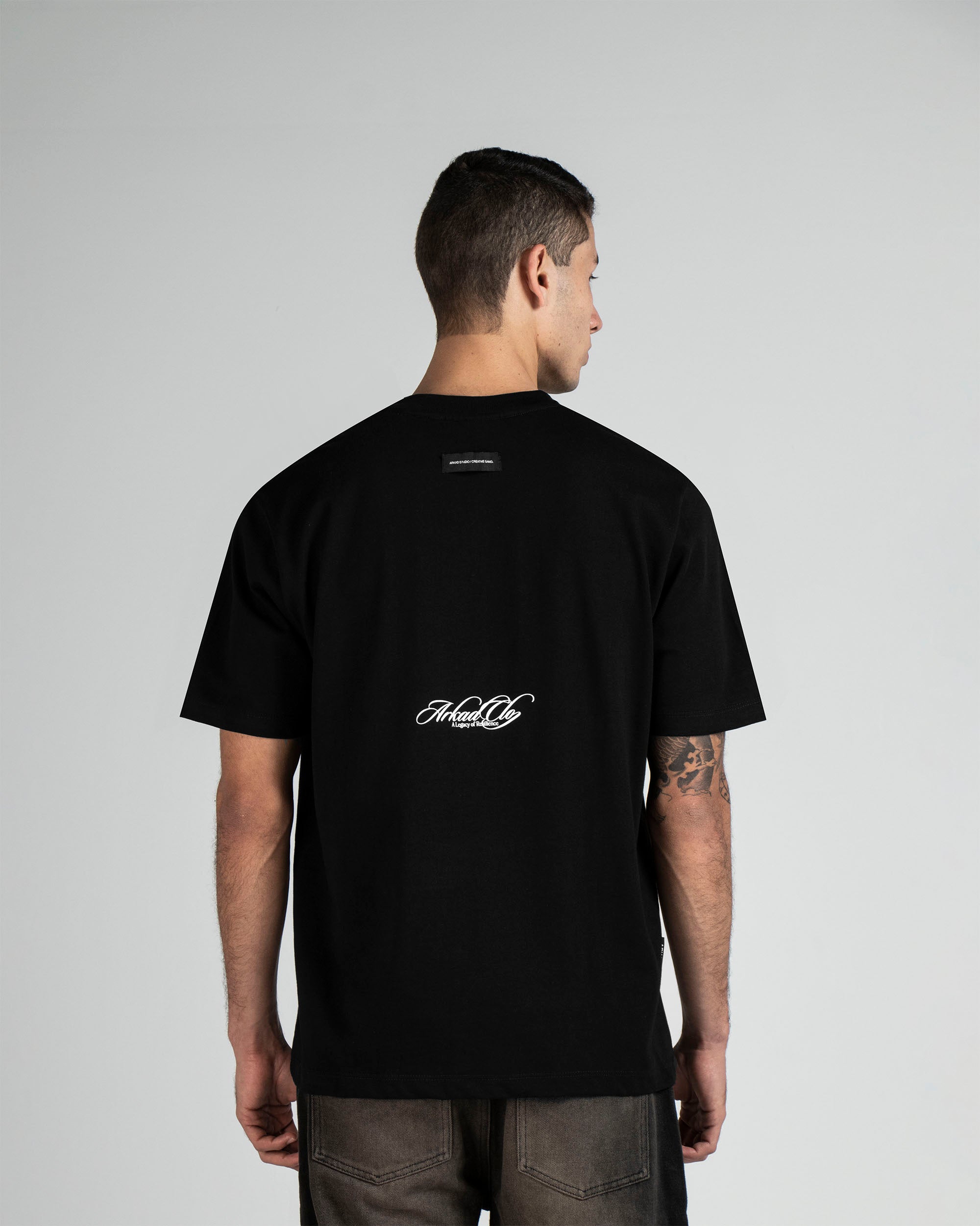 Tshirt Regular Fit Negra Clásica