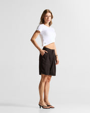 Asymmetric Baby Tee Blanca
