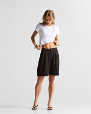 Asymmetric Baby Tee Blanca