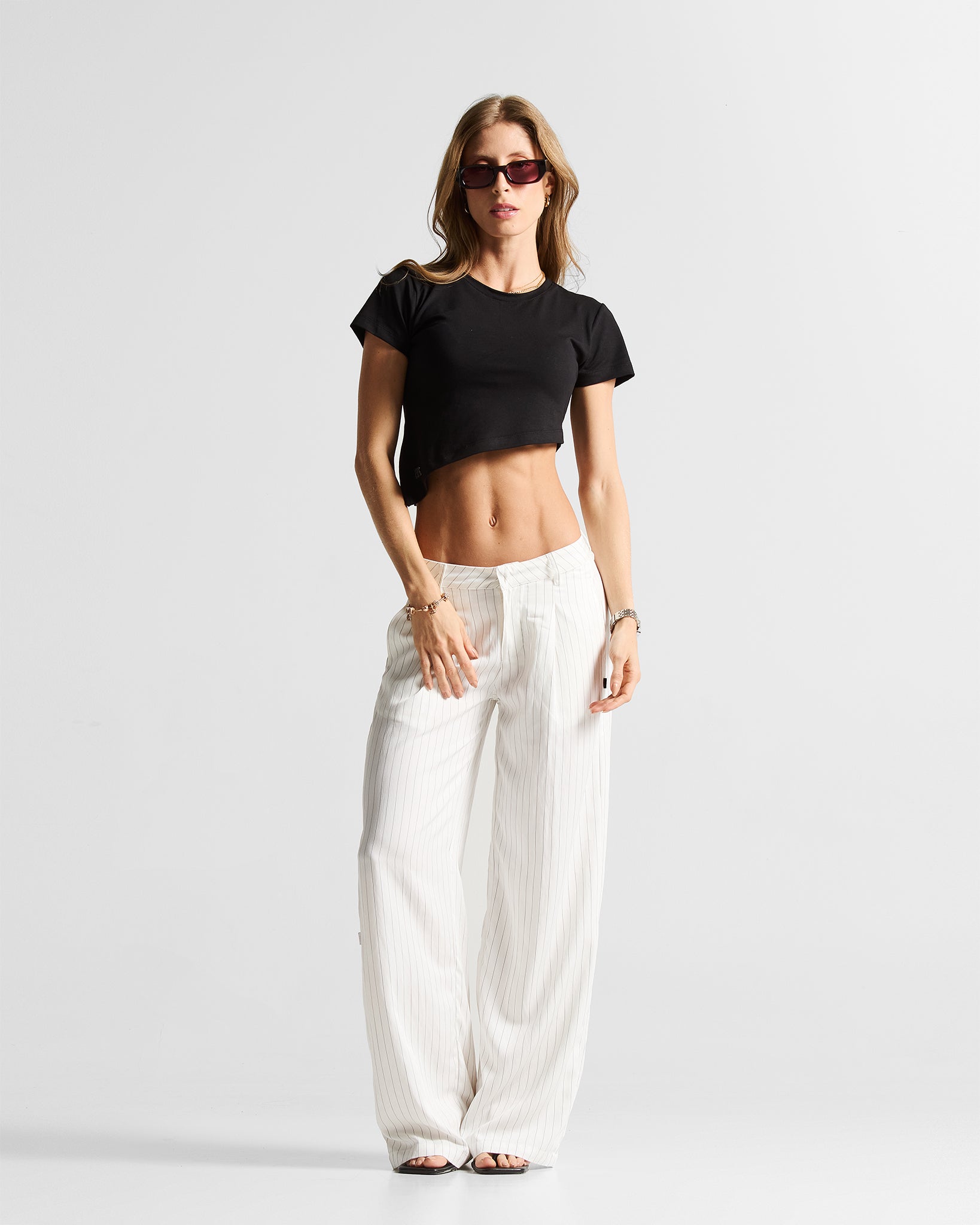 Asymmetric Baby Tee Negra