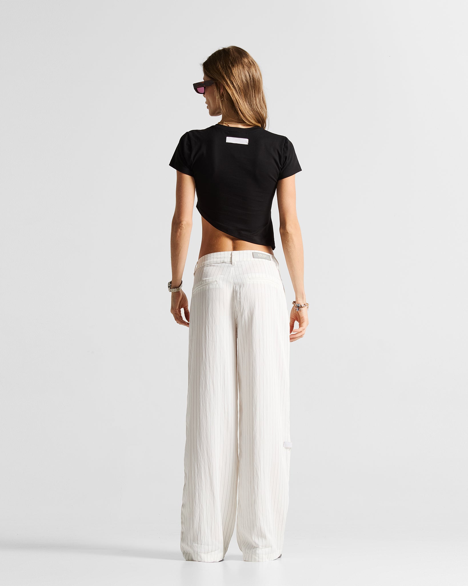 Asymmetric Baby Tee Negra