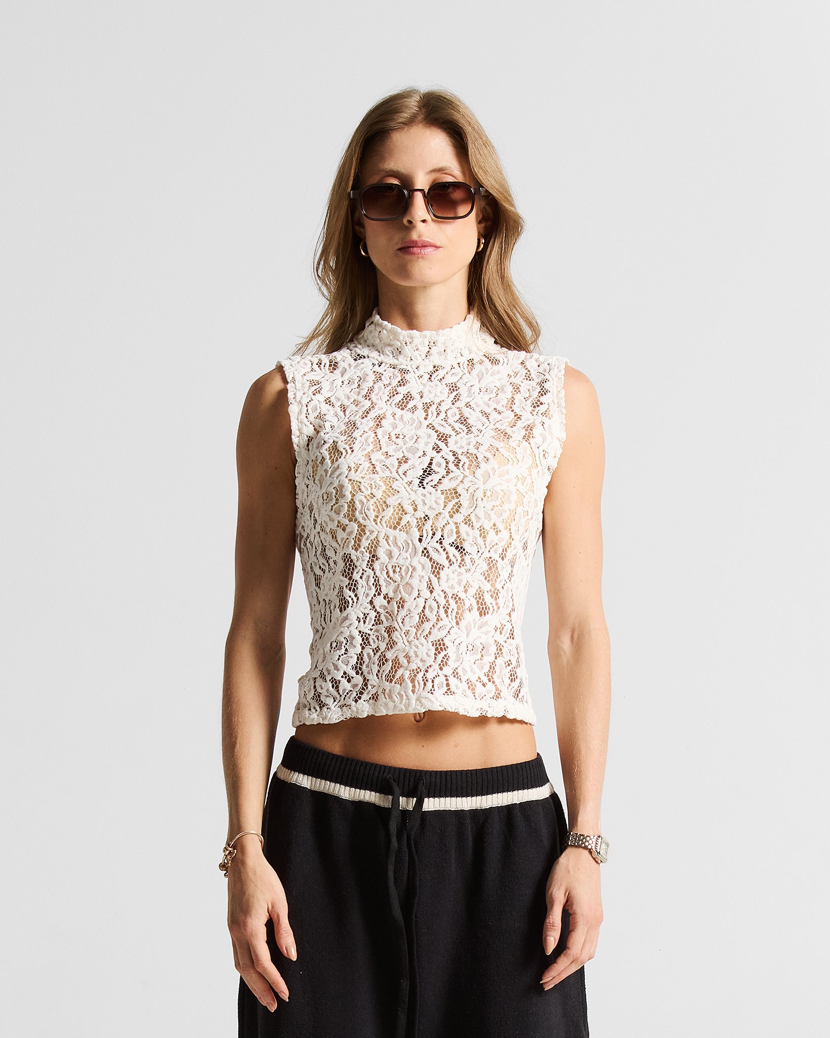 Sleevless Lace Top Beige