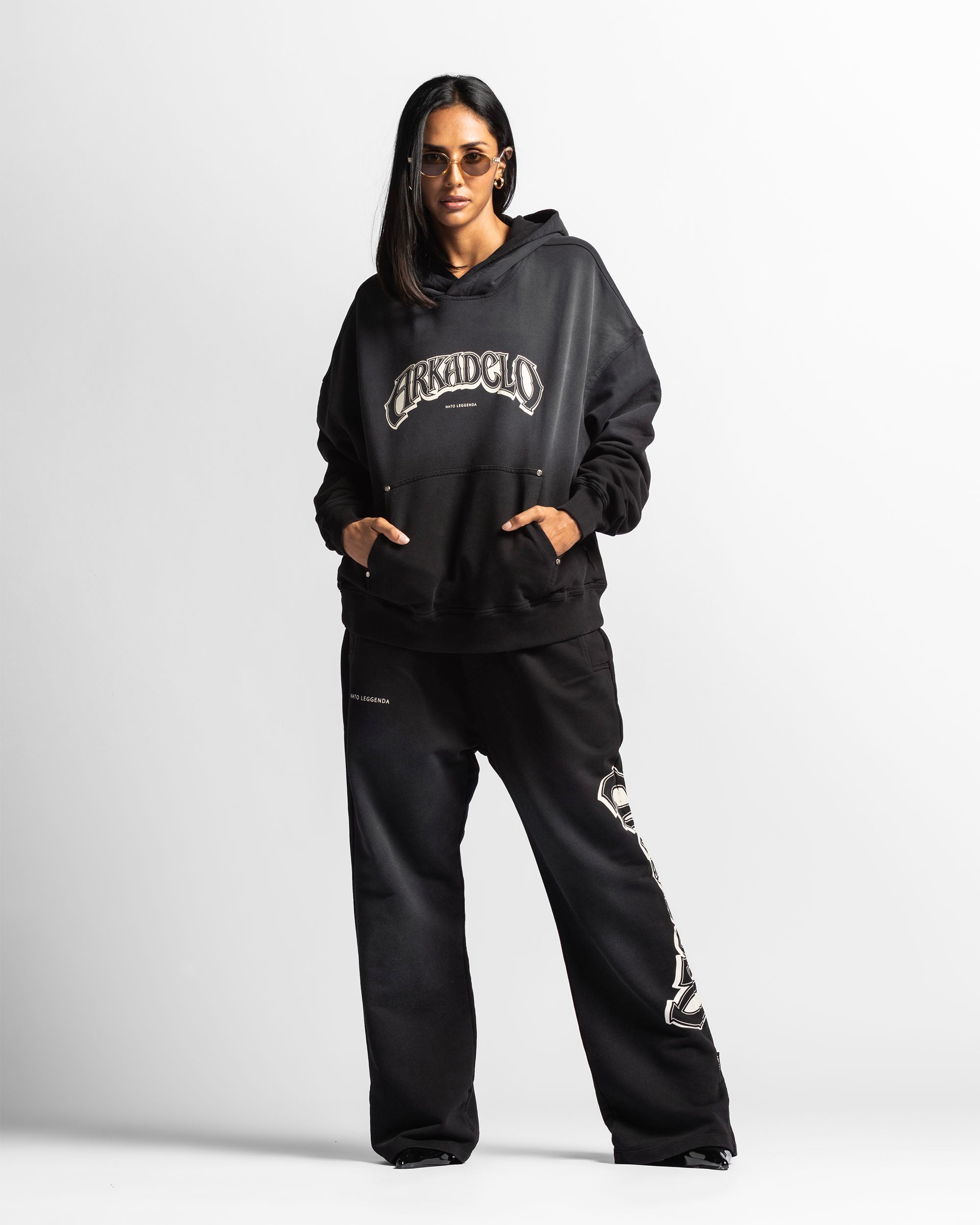 Washed Hoodie Negro Remaches - Unisex