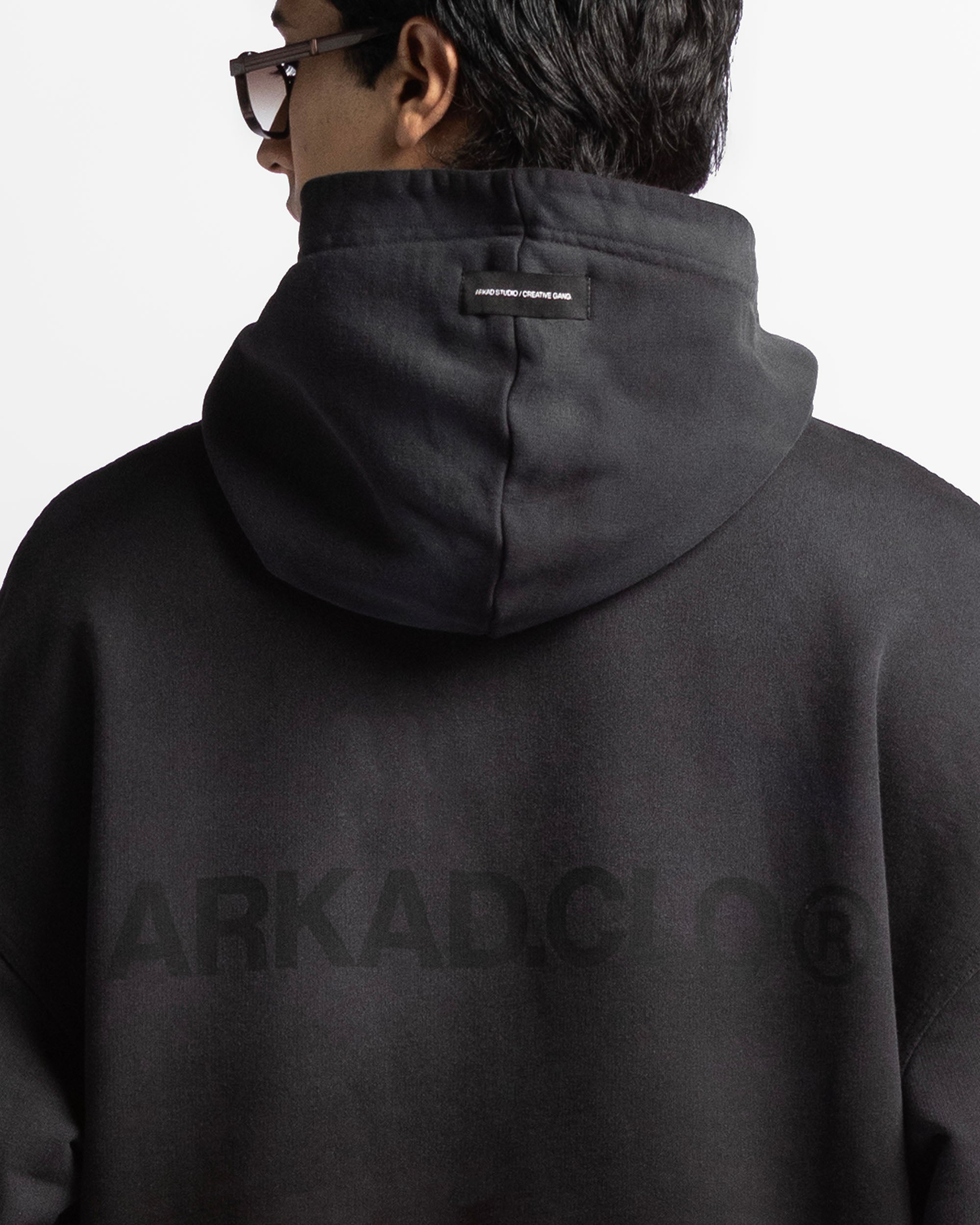 Washed Hoodie Negro Remaches