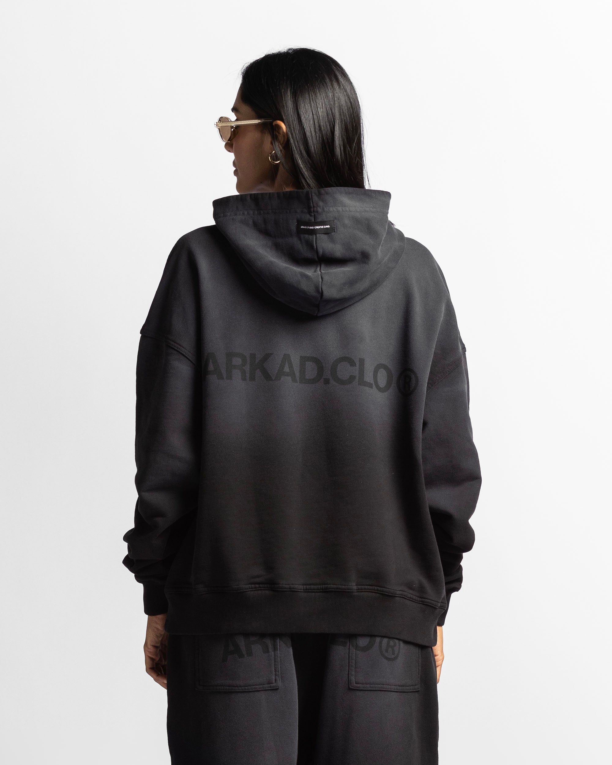 Washed Hoodie Negro Remaches - Unisex