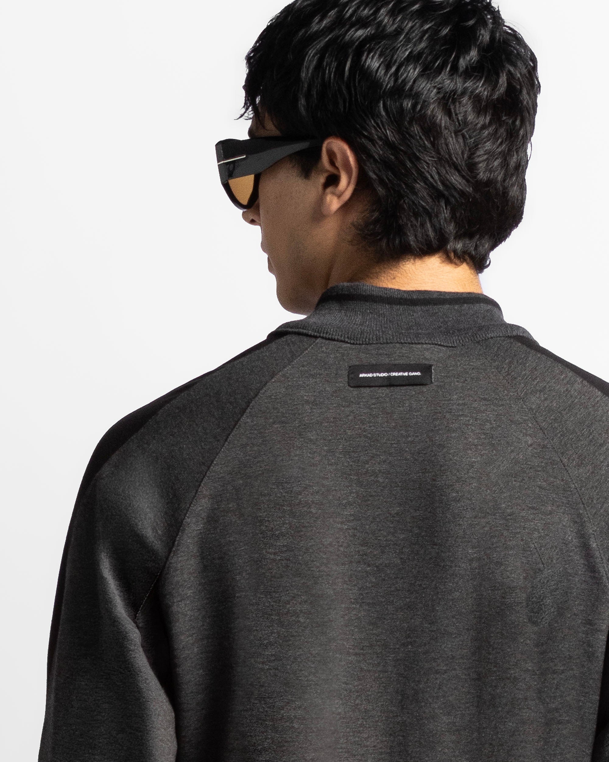 Sweater Gris Con Negro