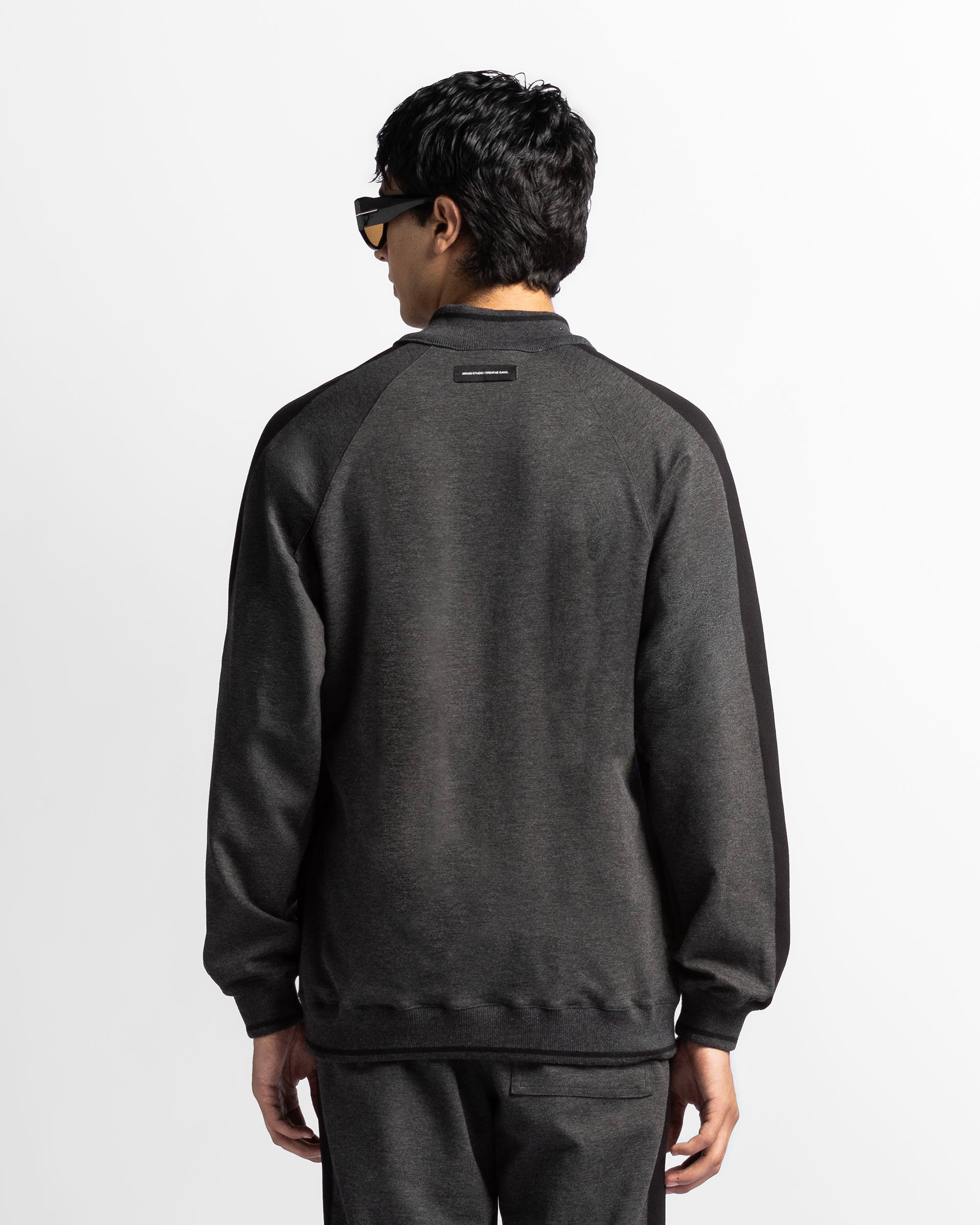 Sweater Gris Con Negro
