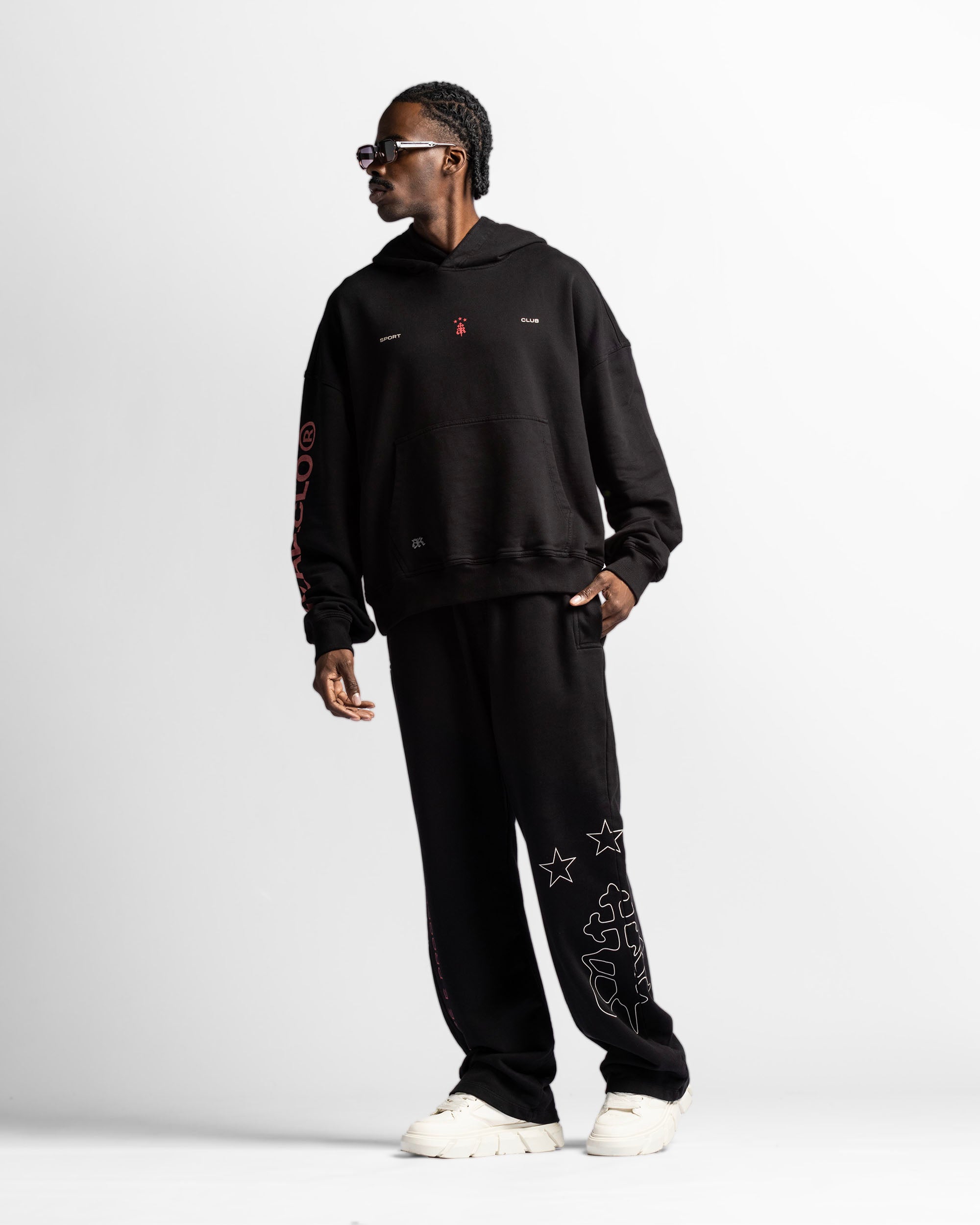 Graphic Hoodie Negro Con Rojo