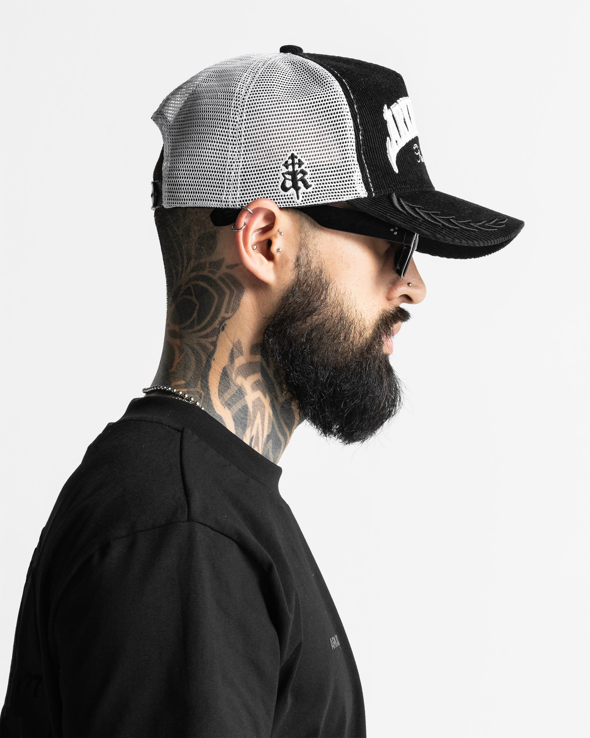 Gorra Corduroy Negra Con Blanco FF