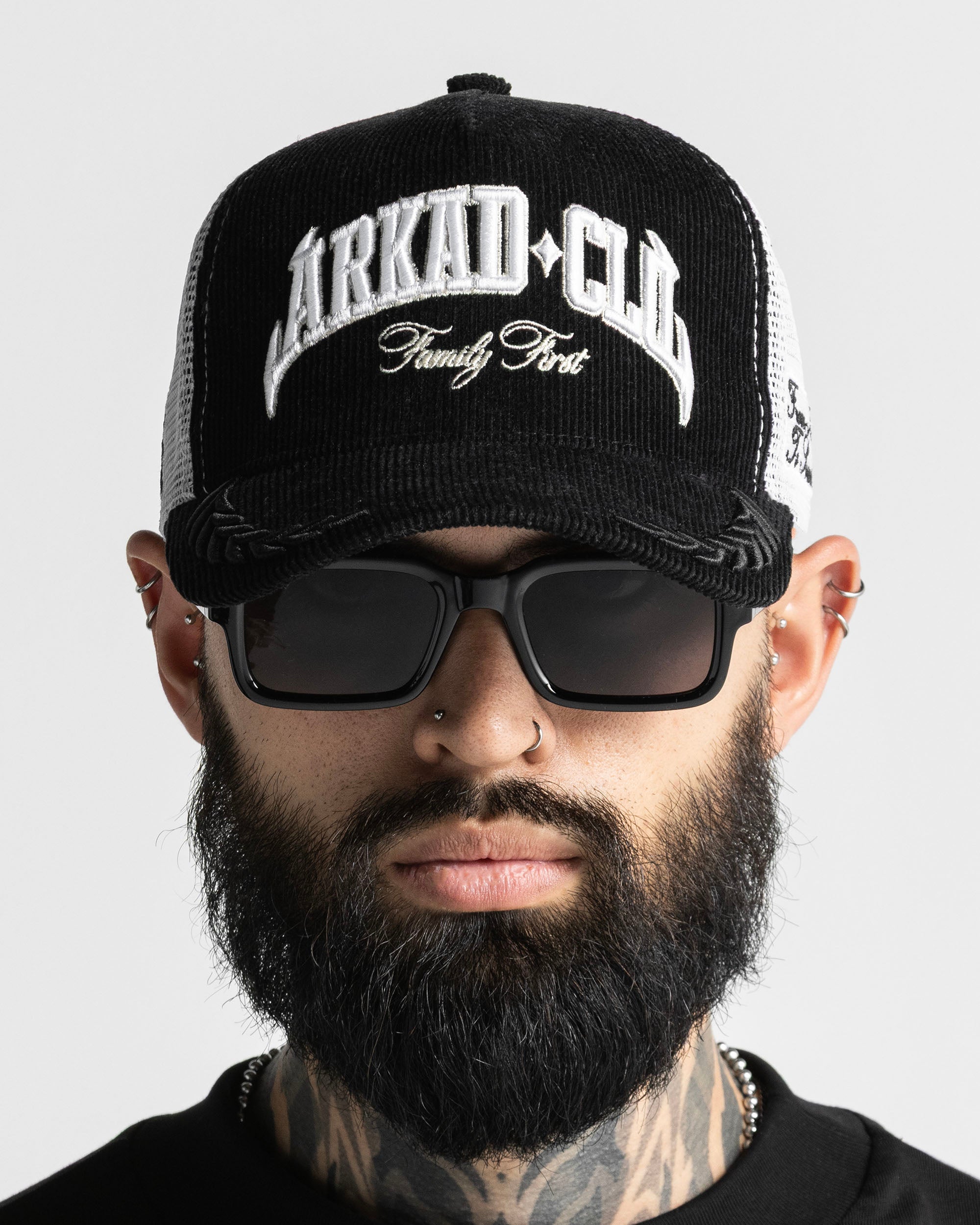 Gorra Corduroy Negra Con Blanco FF