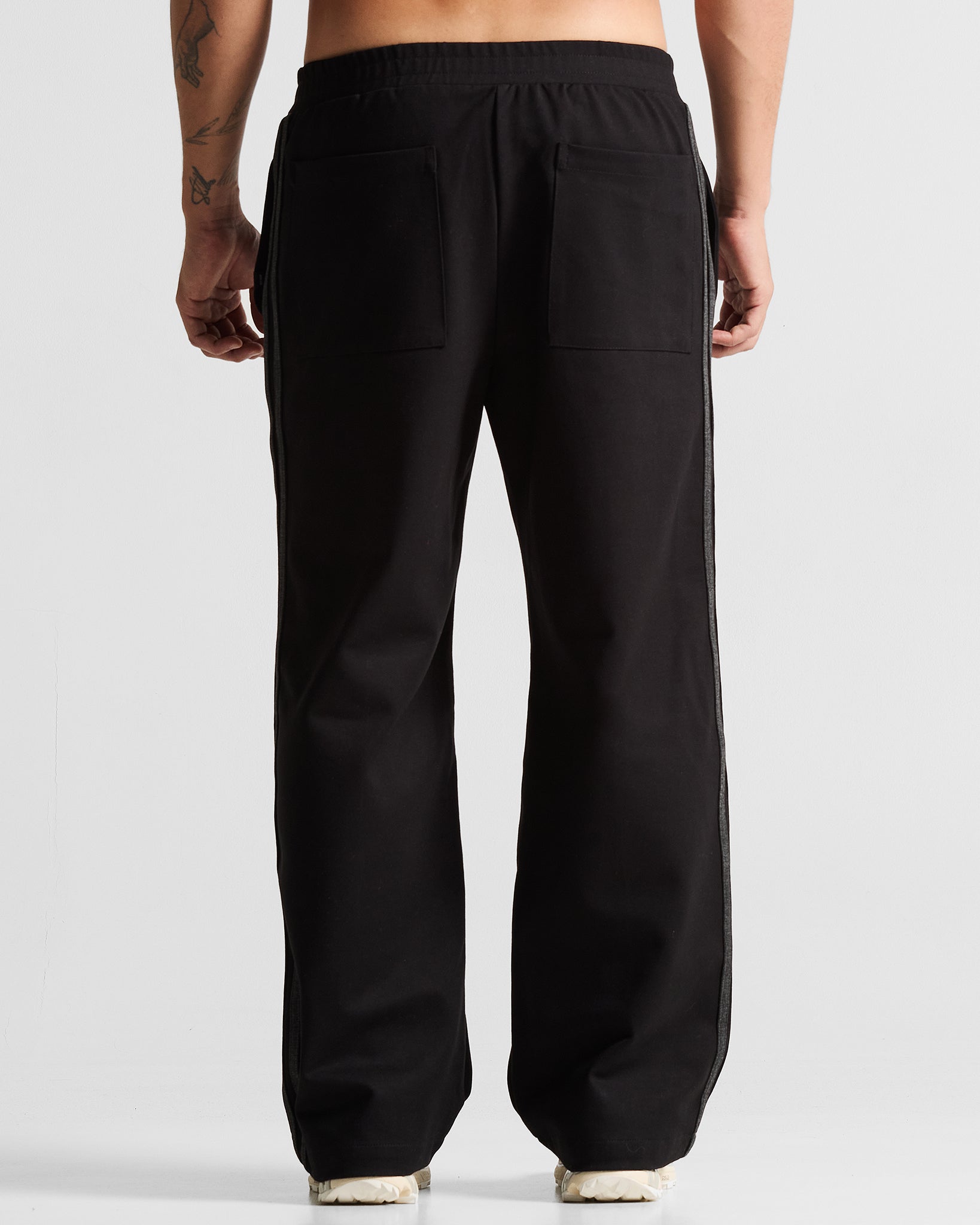 Pintuck Pant Negro con Gris