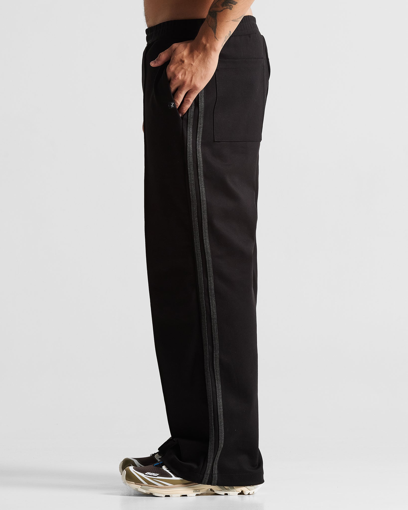 Pintuck Pant Negro con Gris