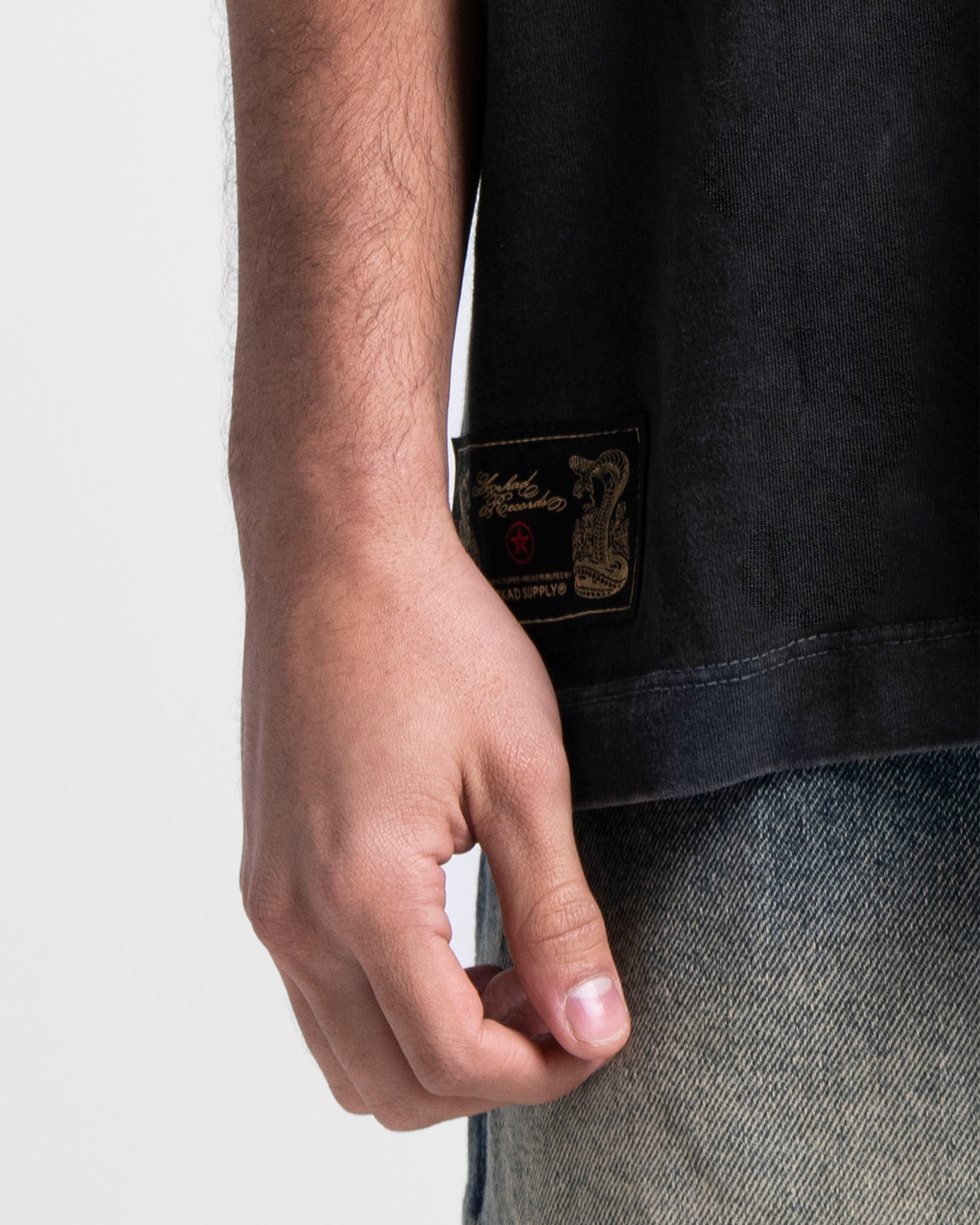 Washed Tshirt Oversize Negra Let The Music Speak