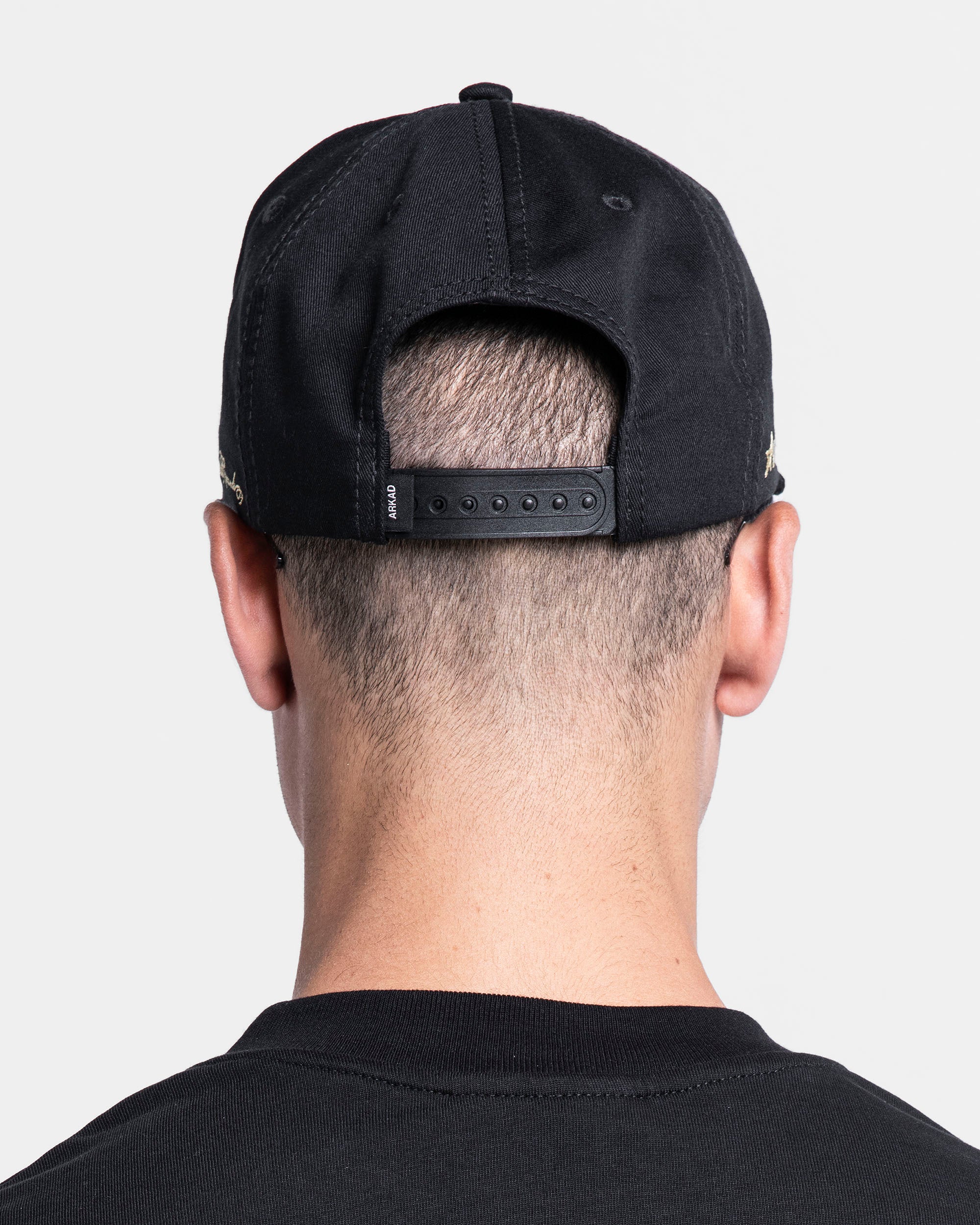 Gorra Cordón Negra Con Dorado Arkad Records