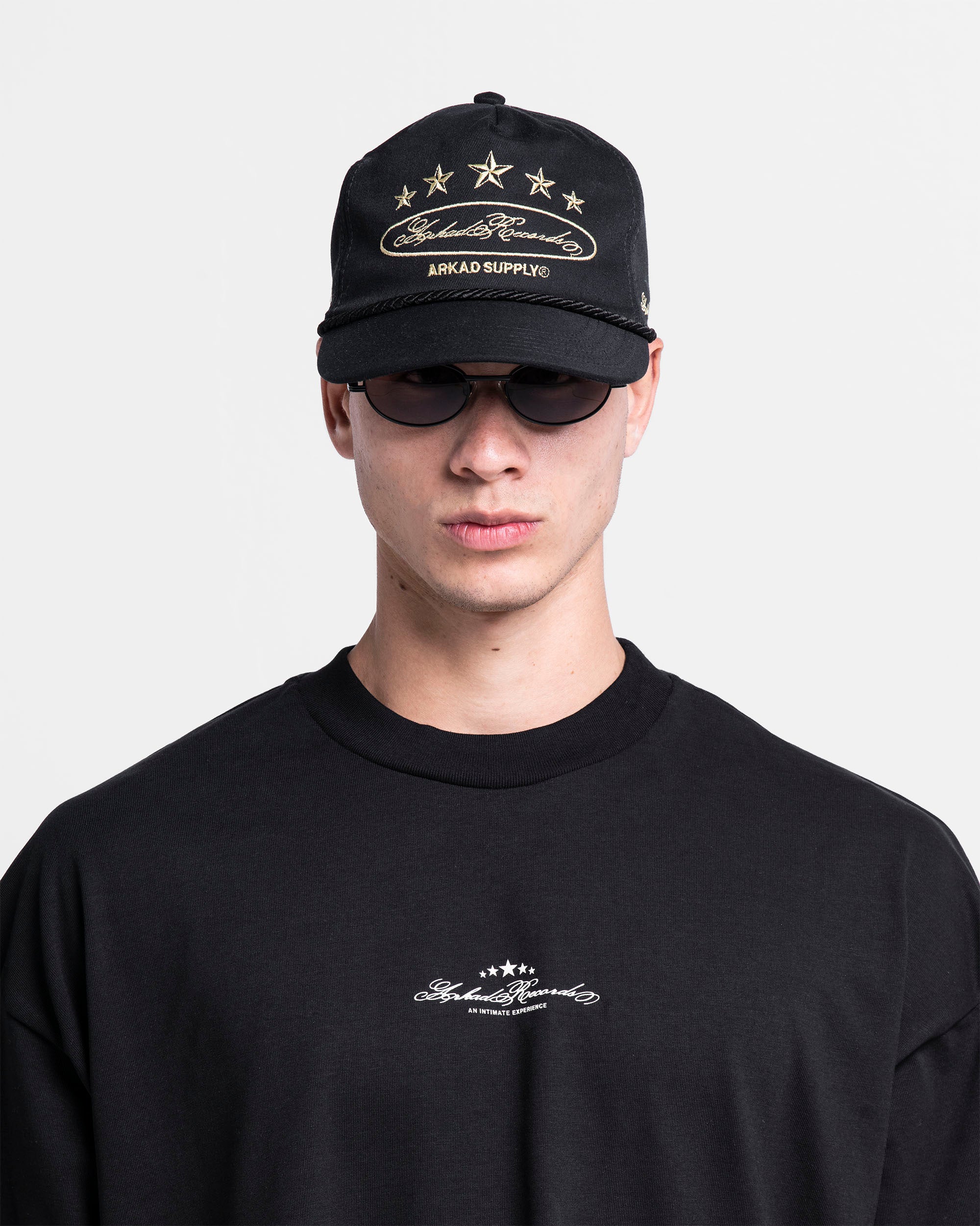 Gorra Cordón Negra Con Dorado Arkad Records