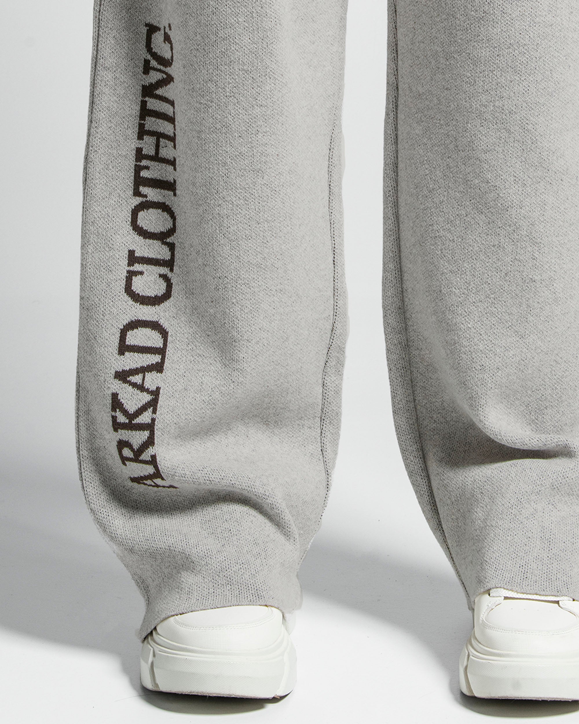 Knit Pant Gris Con Cafe