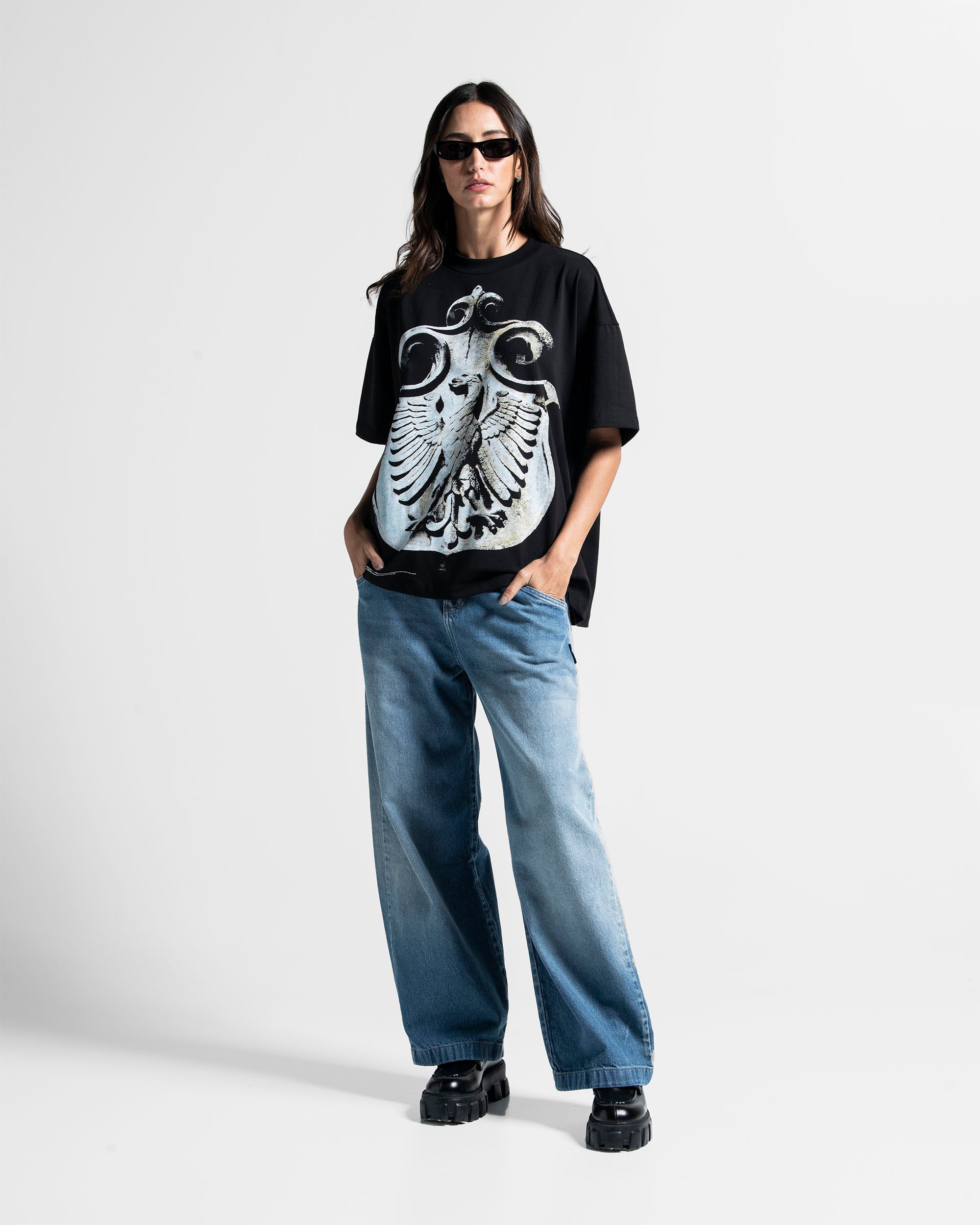 Tshirt Oversize Negra Sculpture - Unisex