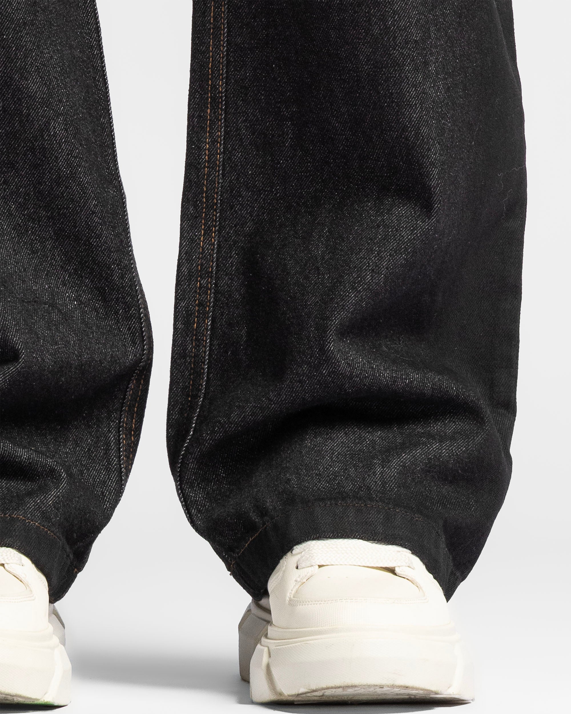 Denim Pant Negro Hilos En Contraste