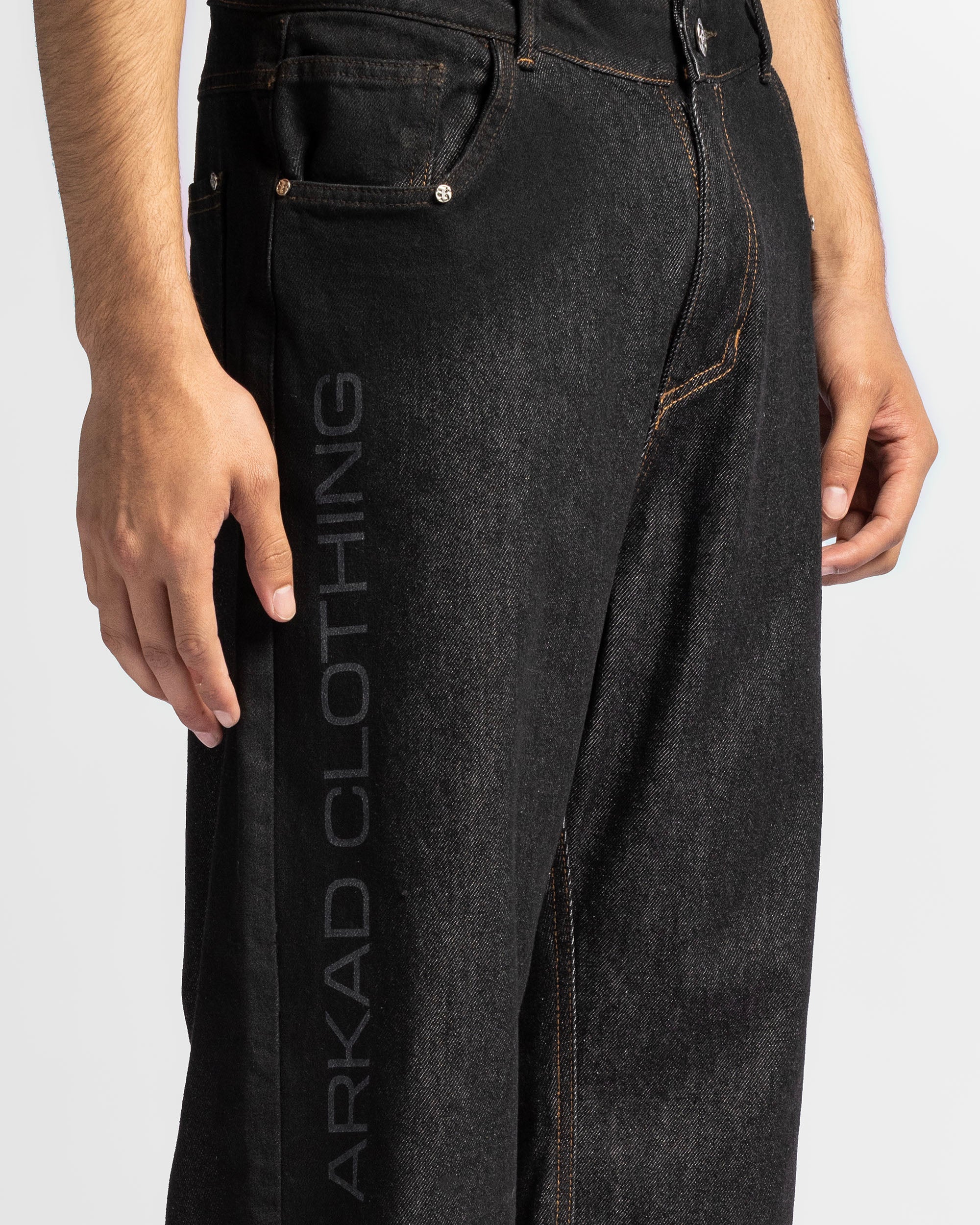 Denim Pant Negro Hilos En Contraste