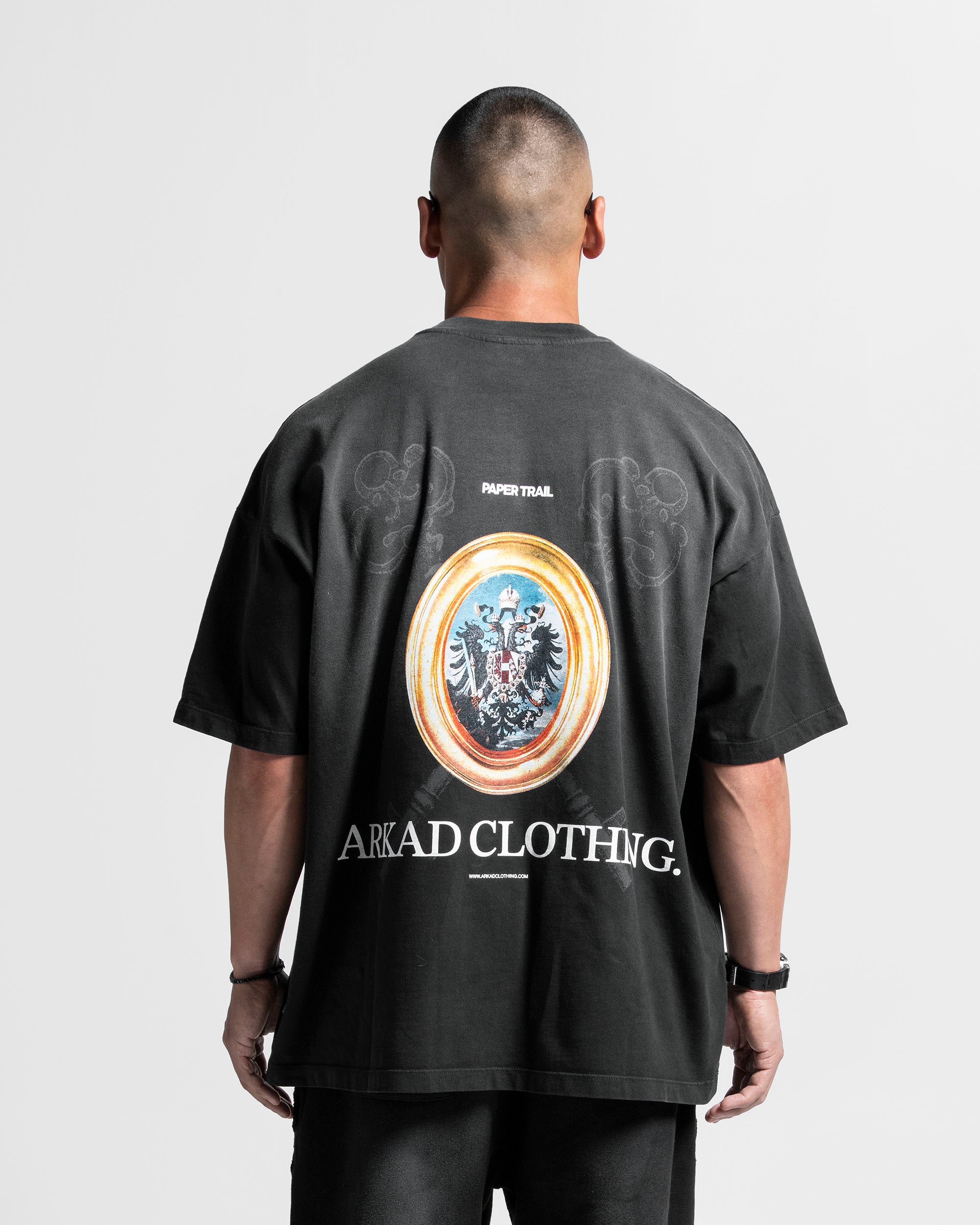 Oversize Tshirt Negra Llaves