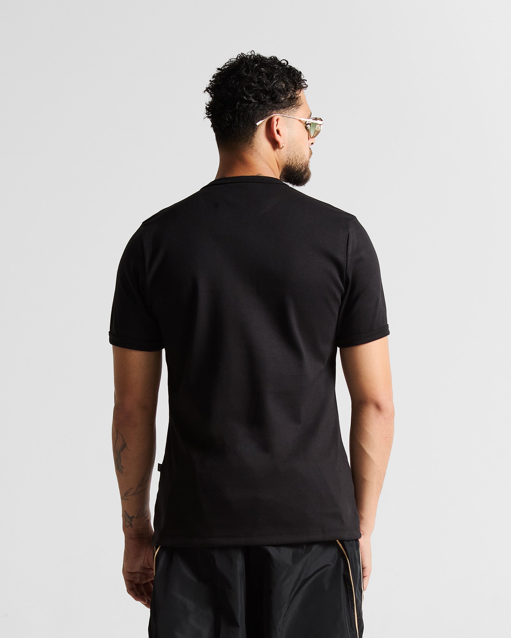 Slim Rib Tee - Negra