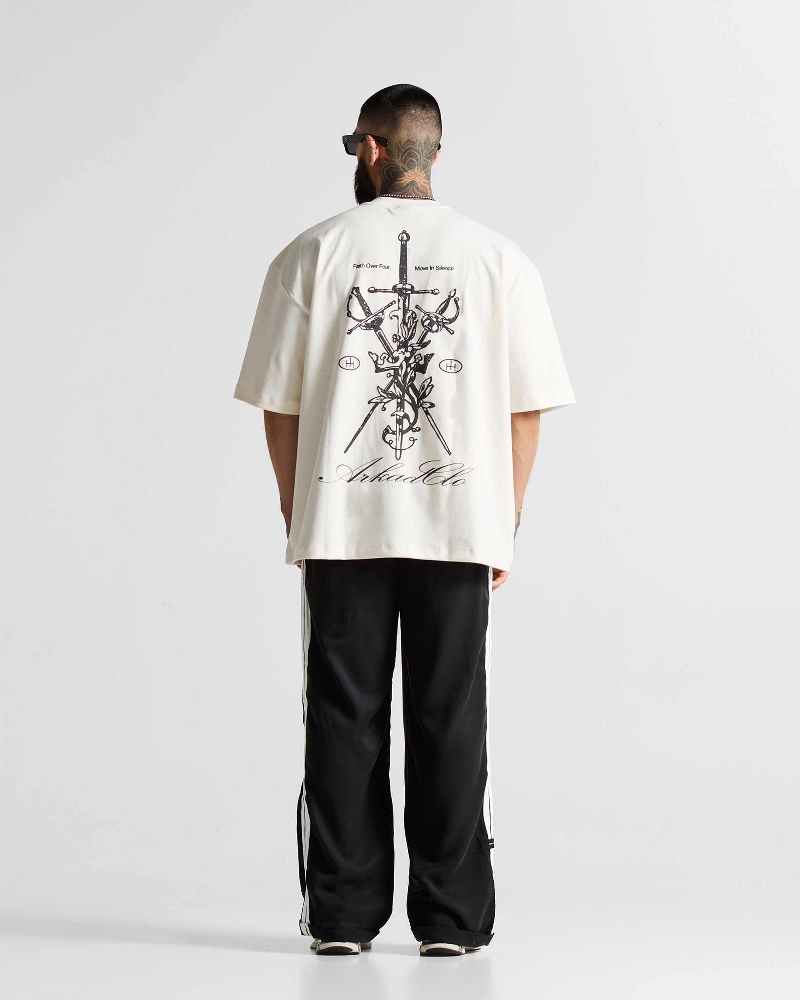 Tshirt Oversize Blanca Espadas Hustler