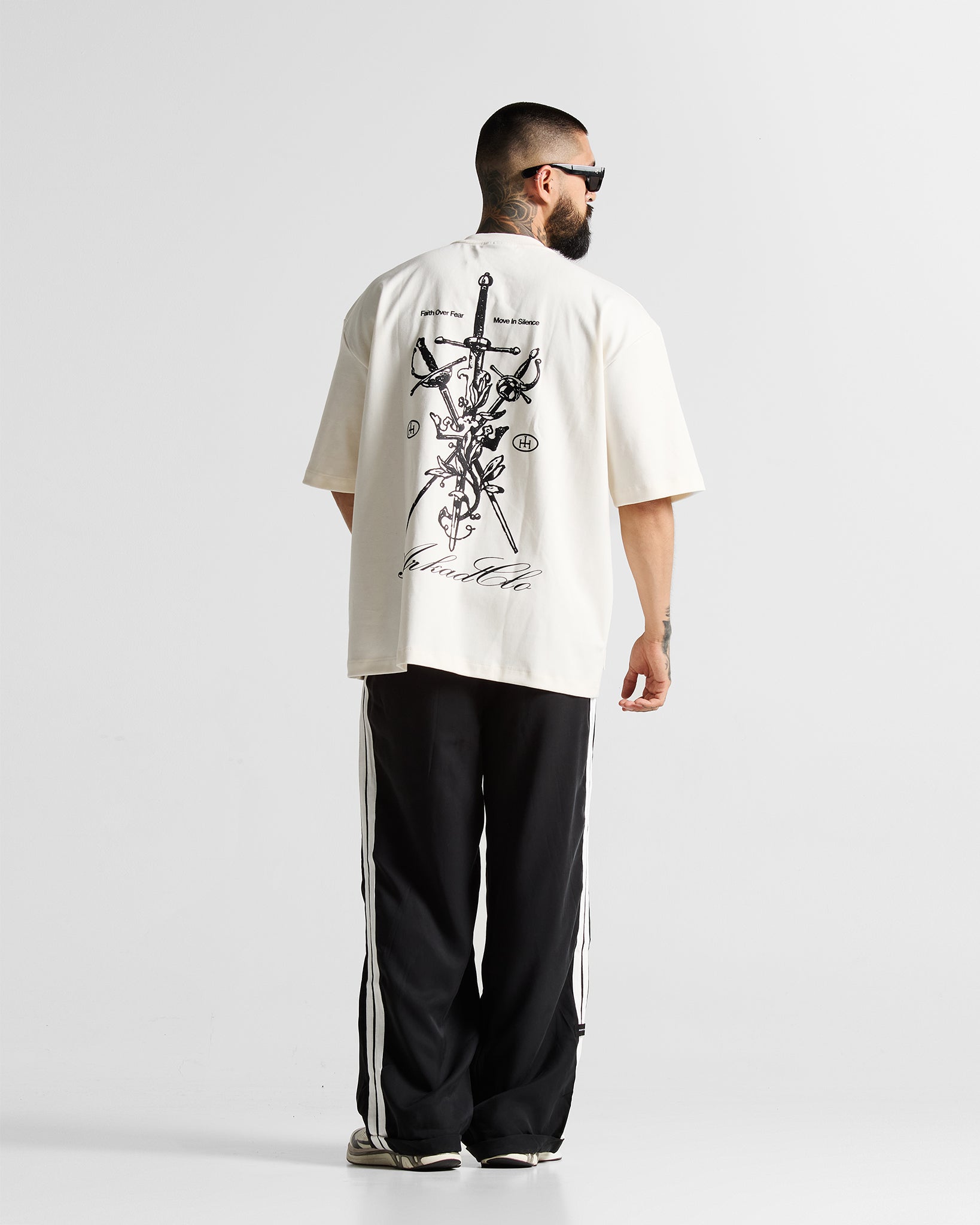 Tshirt Oversize Blanca Espadas Hustler