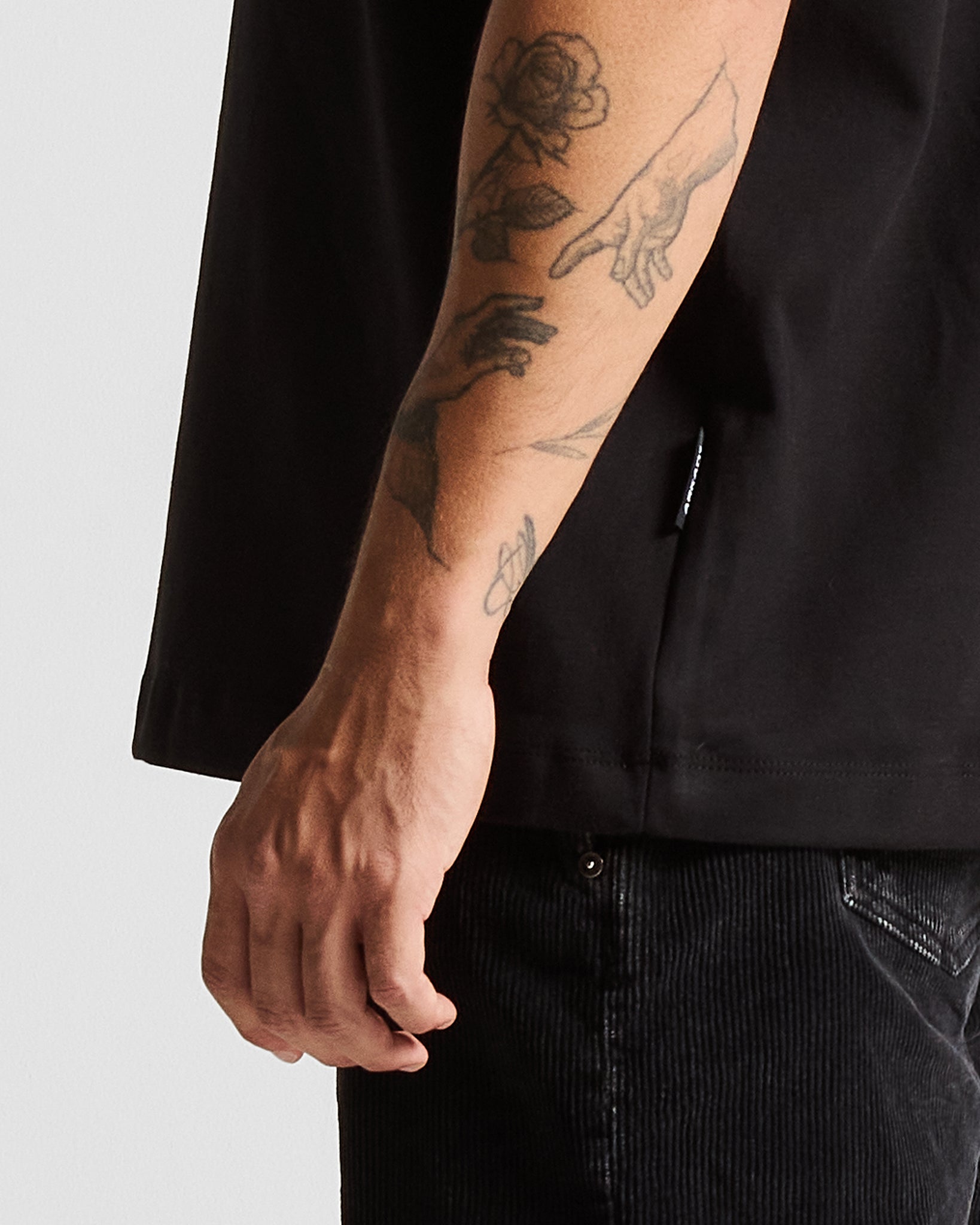 Tshirt Regular Fit Negra Logo Blanco