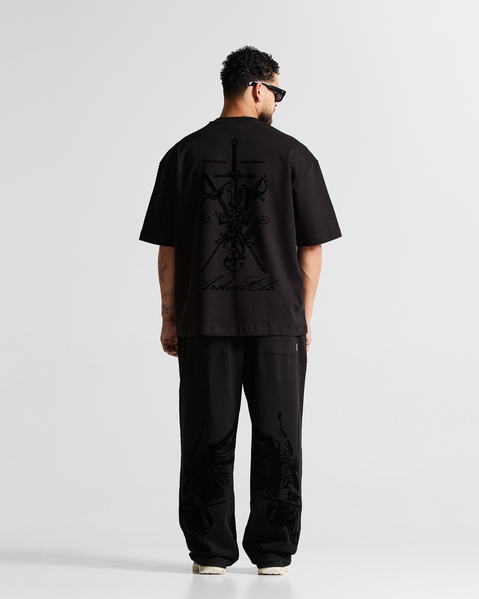Tshirt Regular Fit Negra Velvet