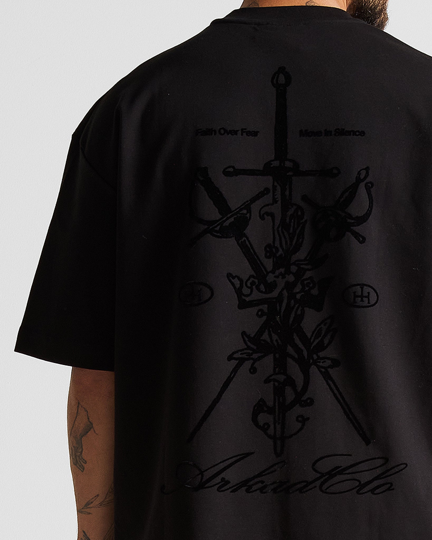 Tshirt Regular Fit Negra Velvet