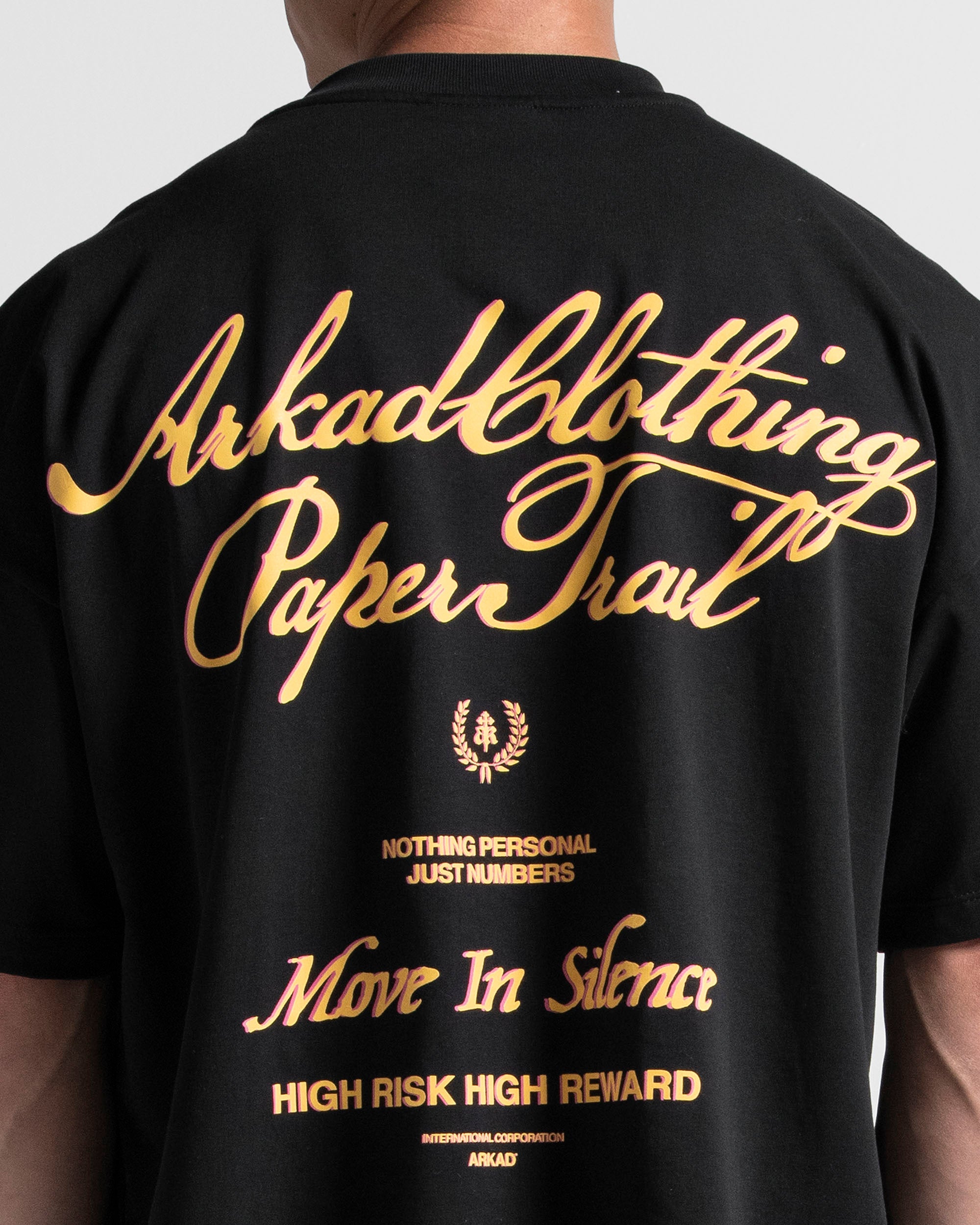 Tshirt Oversize Negra Paper Trail