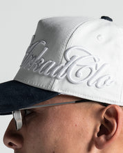 Trucker Cap Blanca con Azul