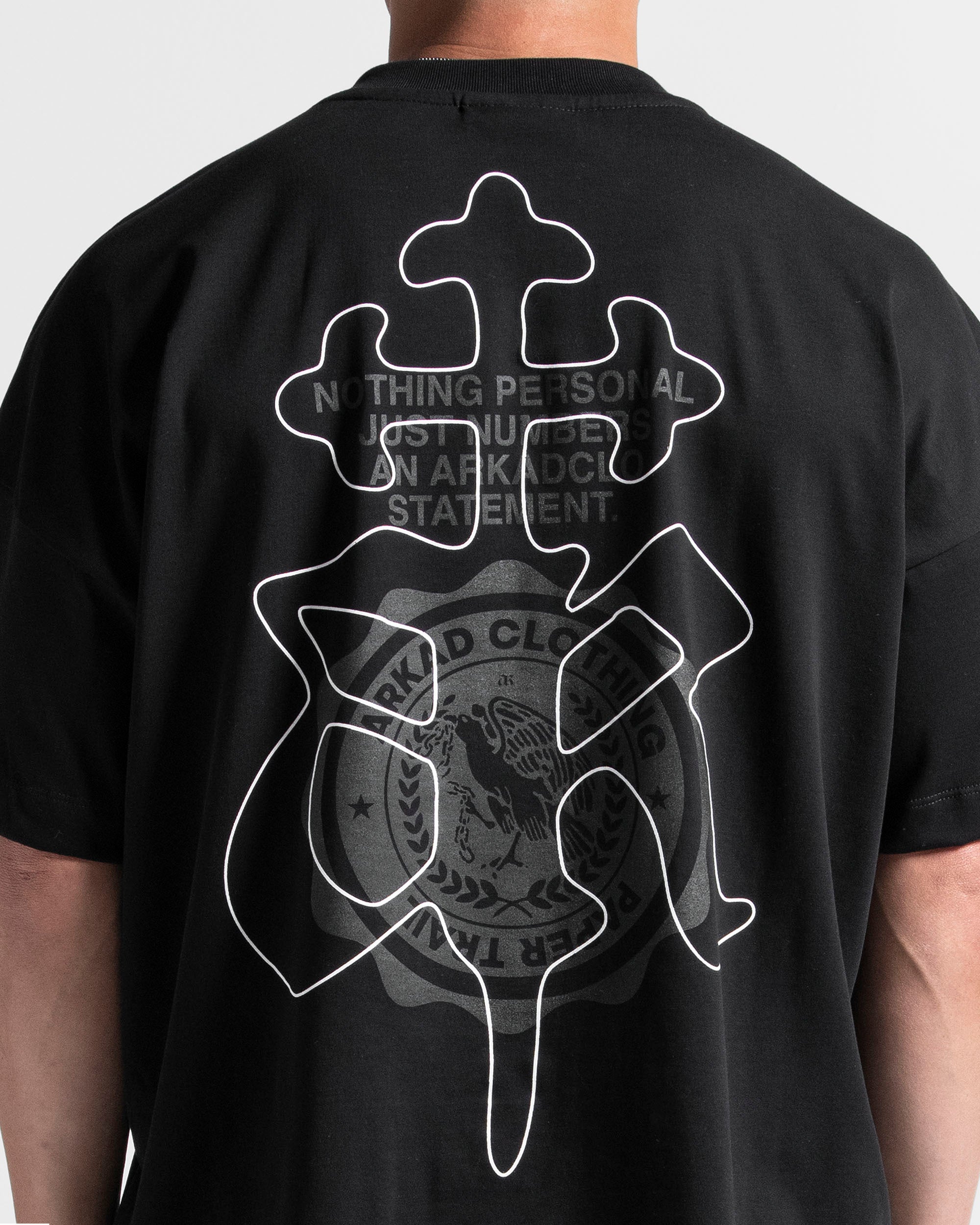 Boxy Fit Tshirt Negra Paper Trail