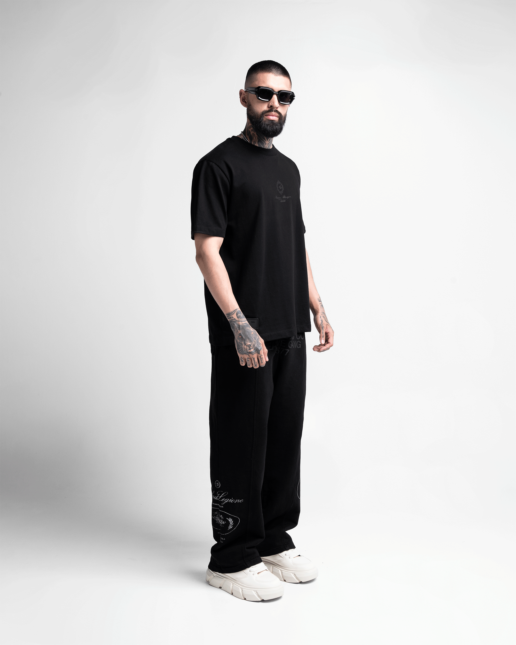 Tshirt Regular Fit Negra Arkad Legione Velvet