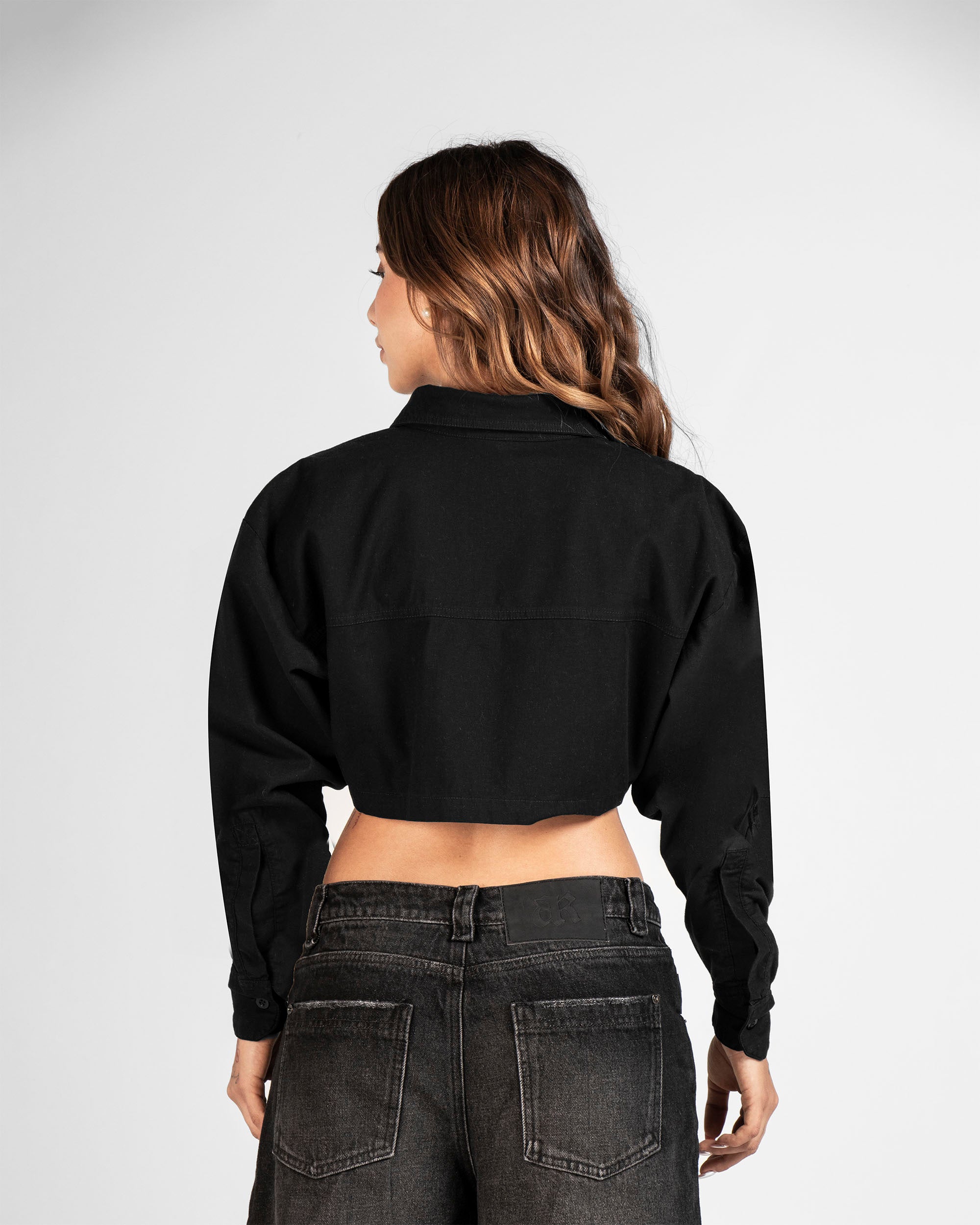 Cropped Shirt Negra