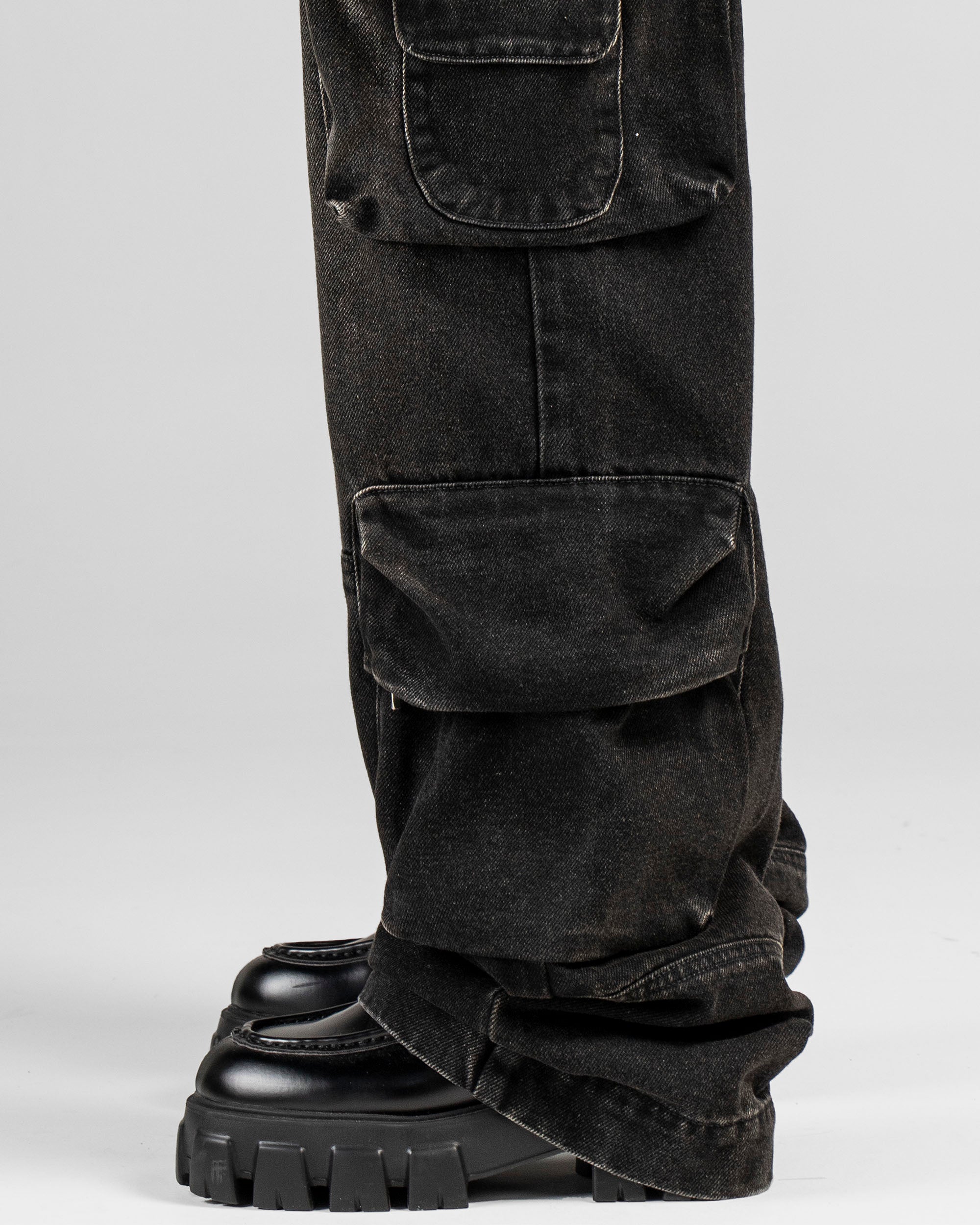 Jean Cargo Negro Dirty
