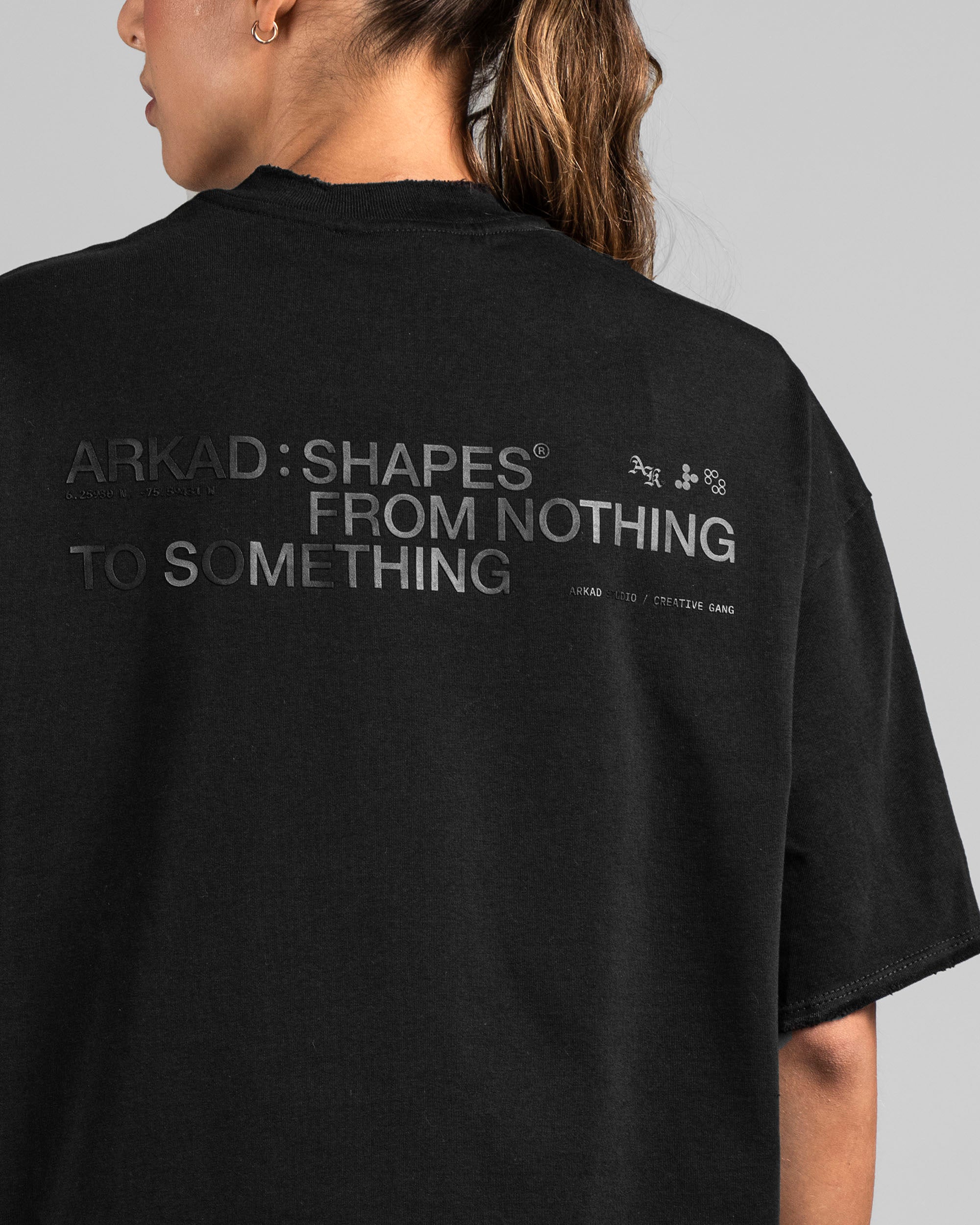 Tshirt Negro Con Negro Arkad Shapes -  Boxy Fit