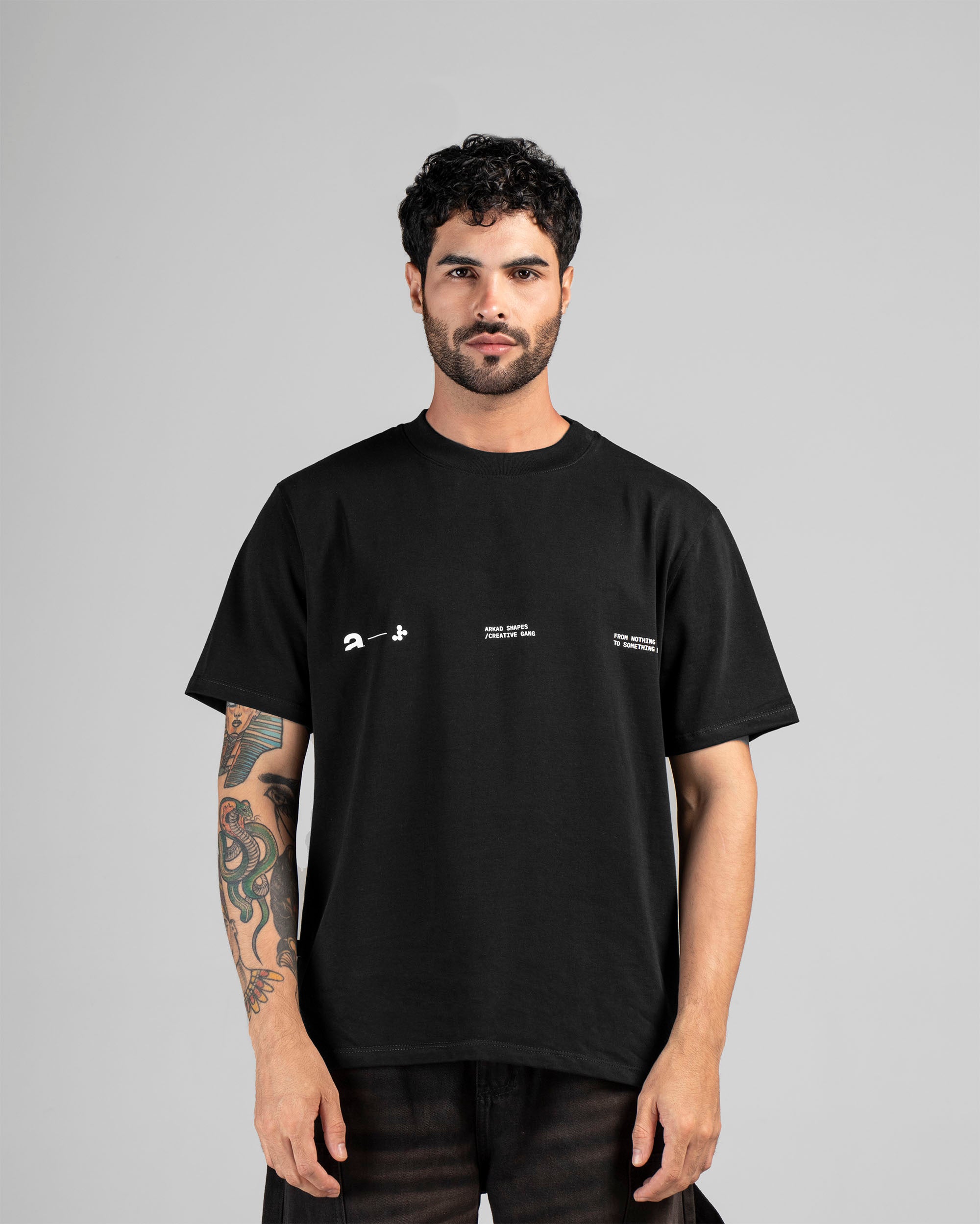 Tshirt Negra Arkad Shapes - Regular Fit