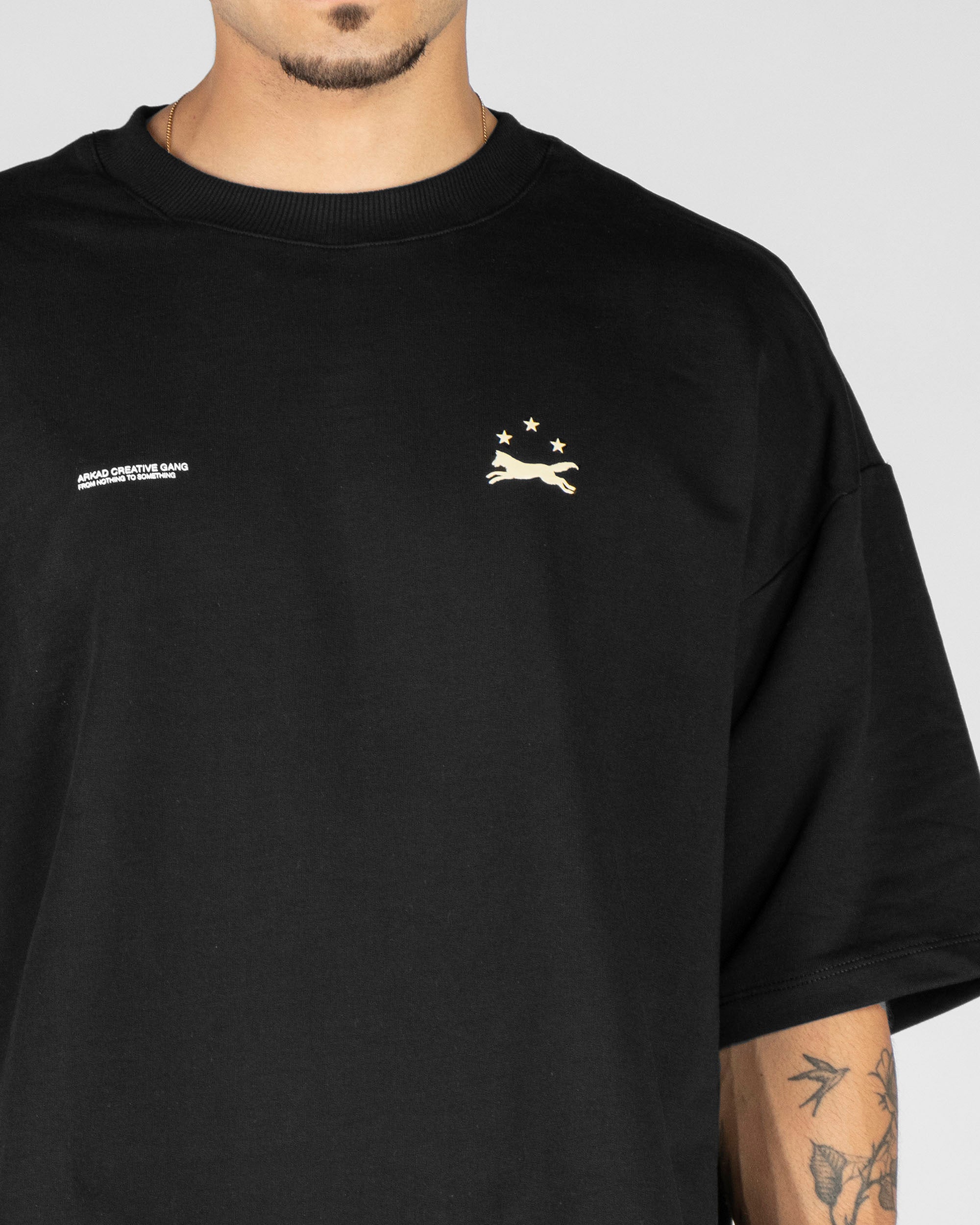 Tshirt En Burda Boxy Fit Negra Logo Contorno