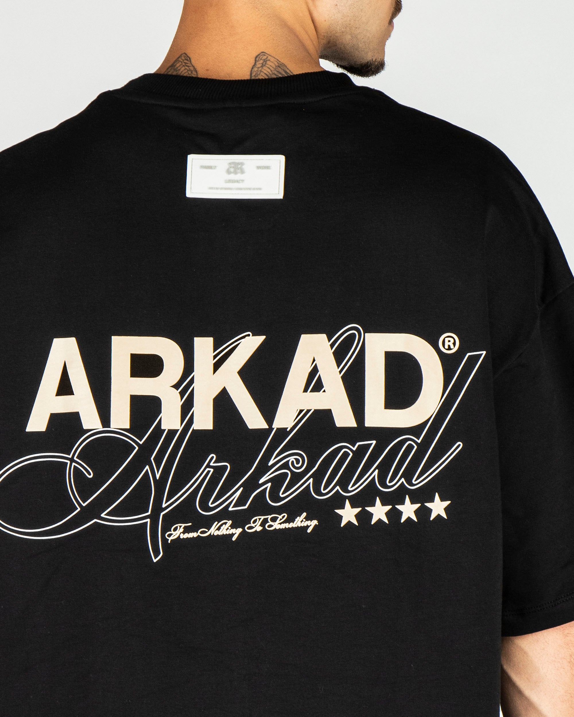 Tshirt En Burda Boxy Fit Negra Logo Contorno
